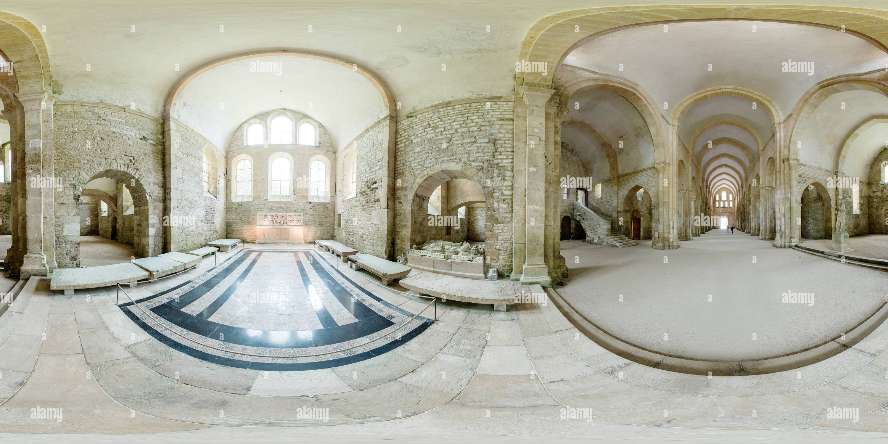 Visualizzazione panoramica a 360 gradi di Fontenay Abbey - all'interno del Abbatiale