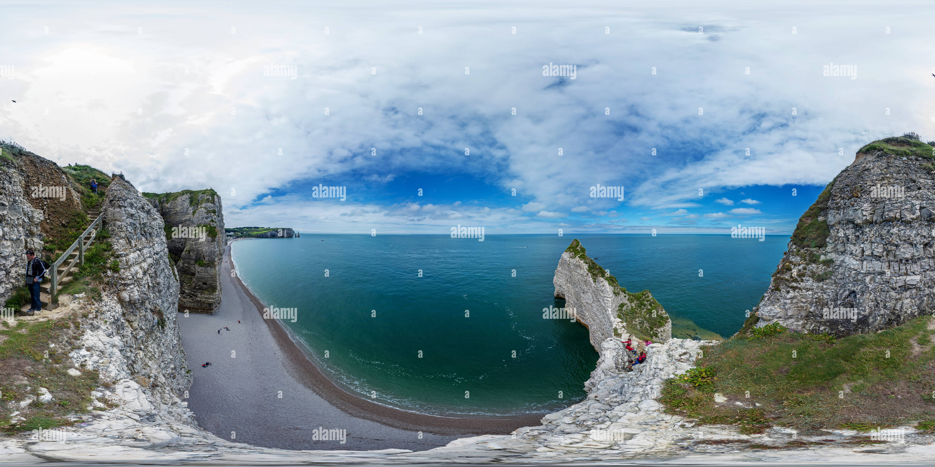 Visualizzazione panoramica a 360 gradi di La Falaise d'Amont sulla spiaggia - Étretat