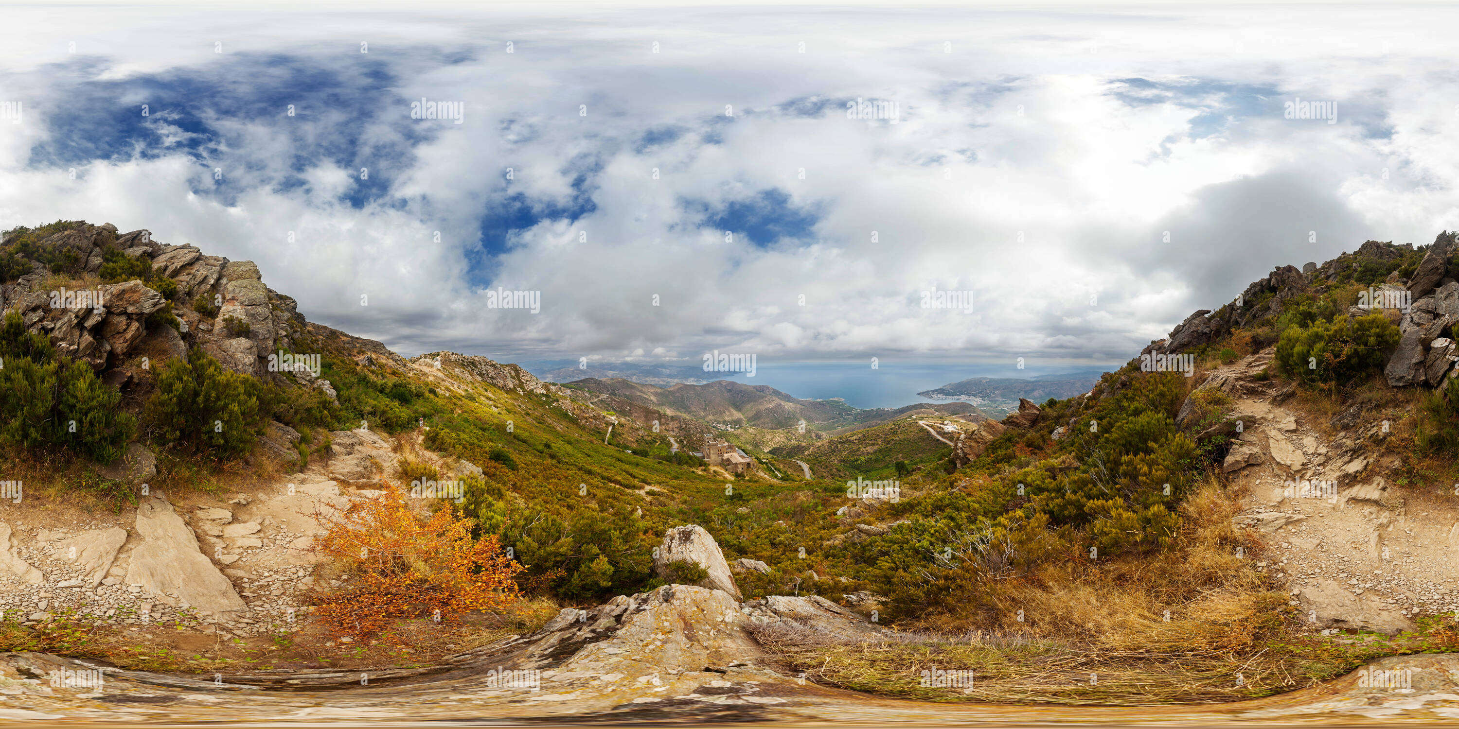 Visualizzazione panoramica a 360 gradi di Monasterio de Sant Pere de Rodes da Alt Emporda