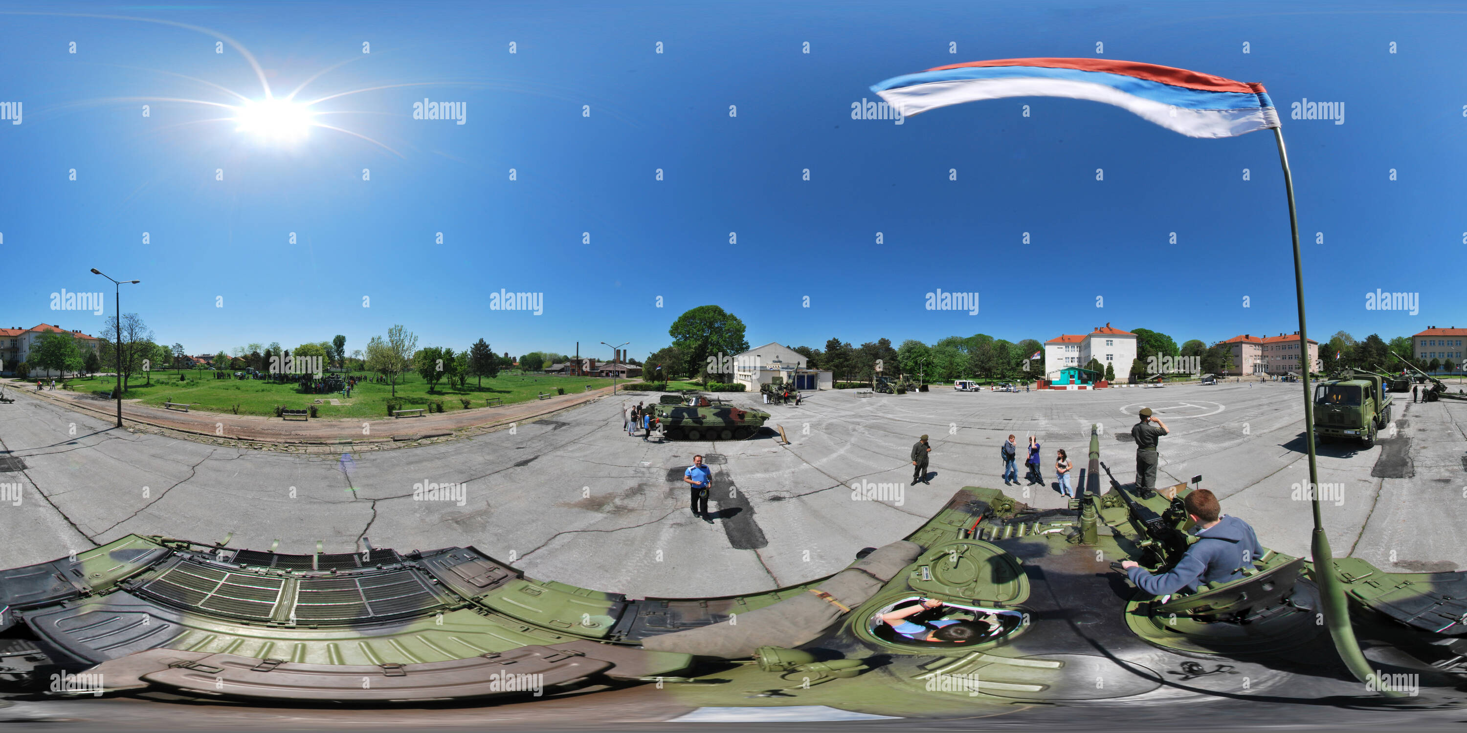 Visualizzazione panoramica a 360 gradi di Il serbo M84 serbatoio