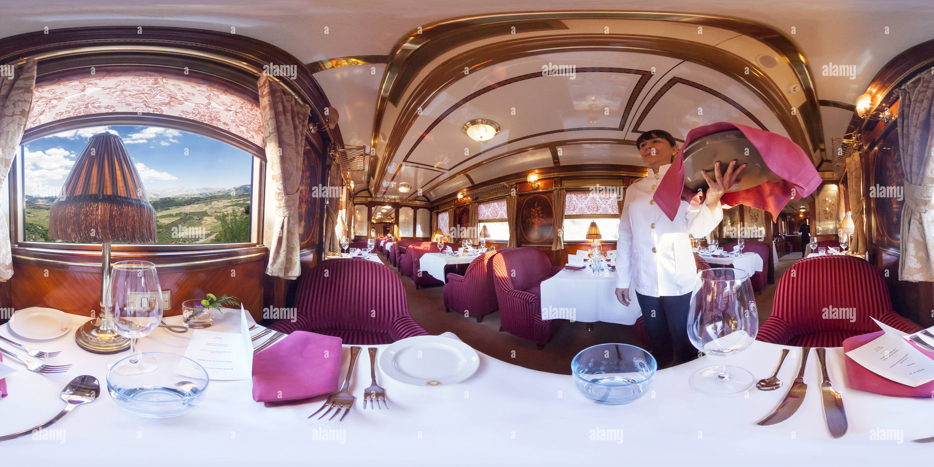 Visualizzazione panoramica a 360 gradi di Al Andalus ristorante treno lusso. Andalusia Spagna