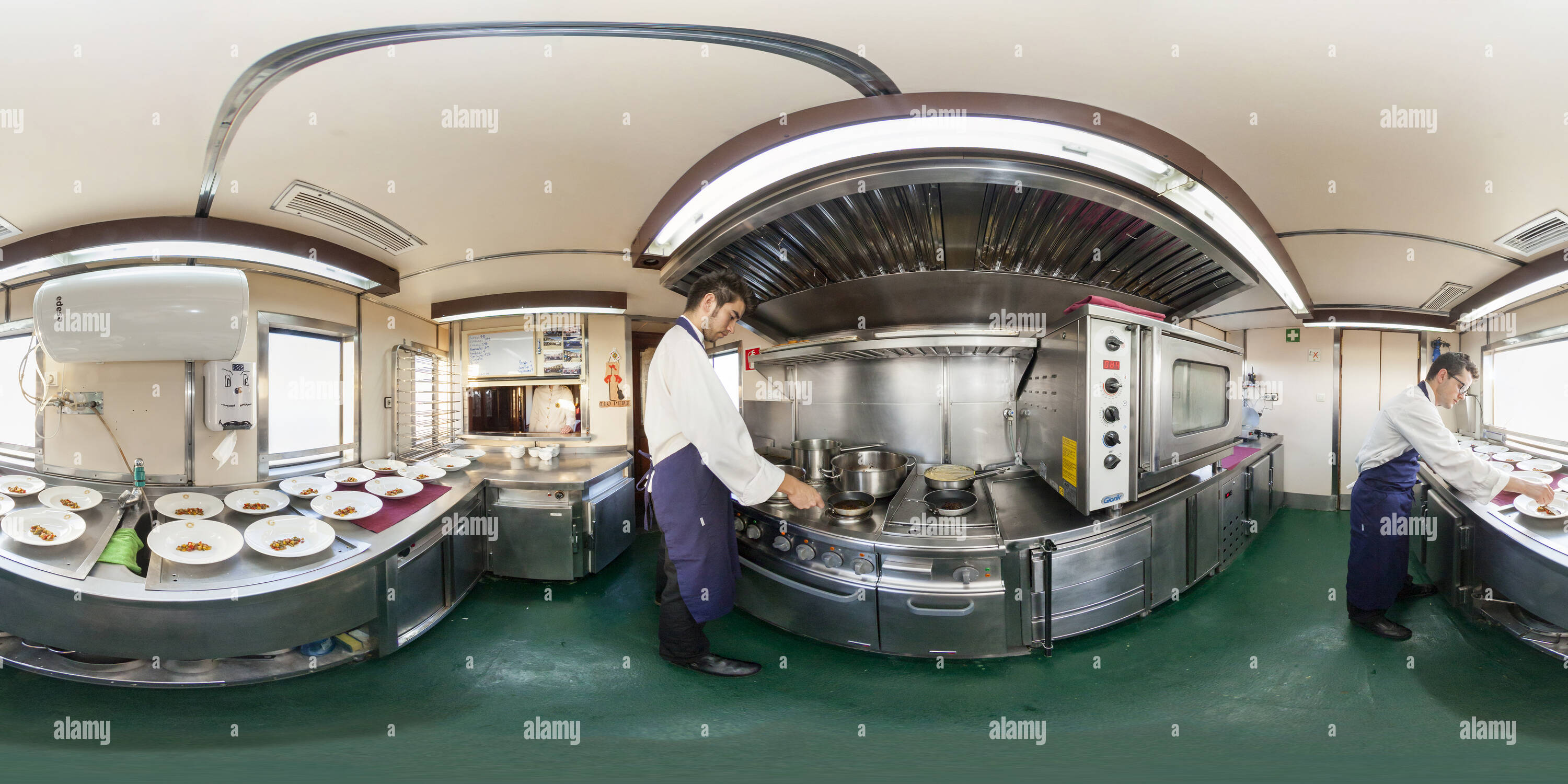 Visualizzazione panoramica a 360 gradi di Al Andalus cucina treno lusso. Andalusia Spagna