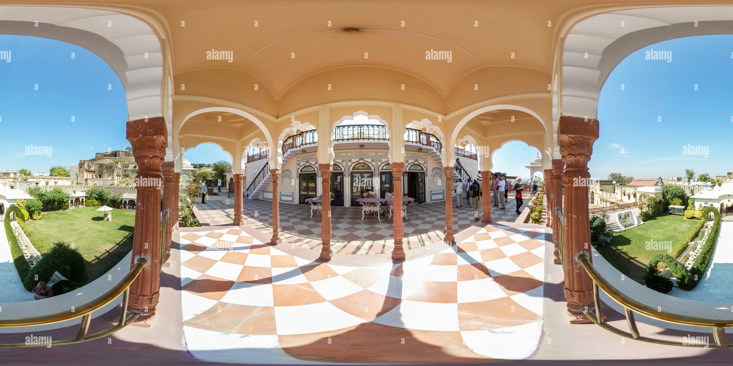 Visualizzazione panoramica a 360 gradi di Neemrana Fort ed il Palazzo, Rajasthan, India