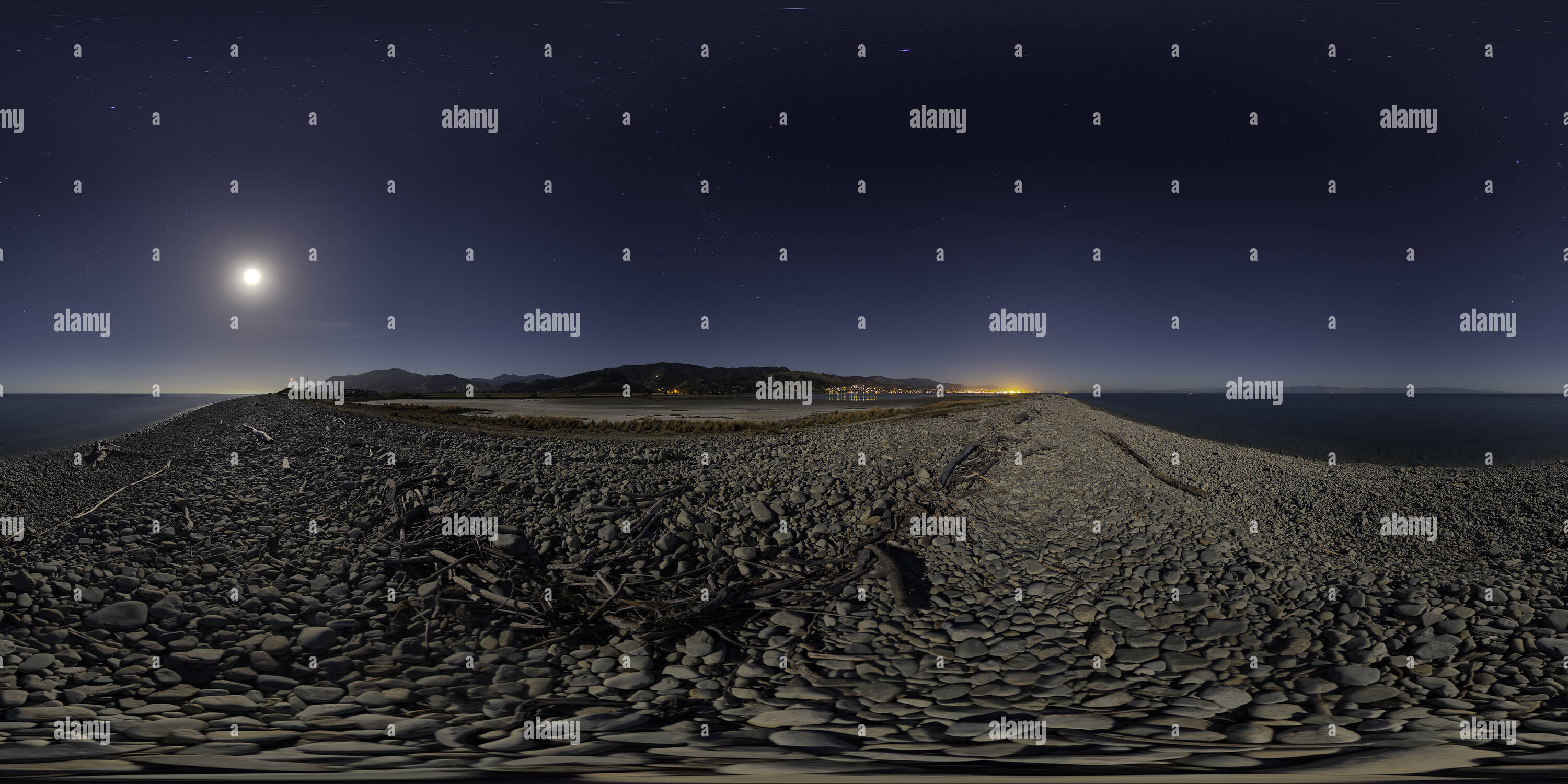 Visualizzazione panoramica a 360 gradi di Luna Piena al Boulder Bank