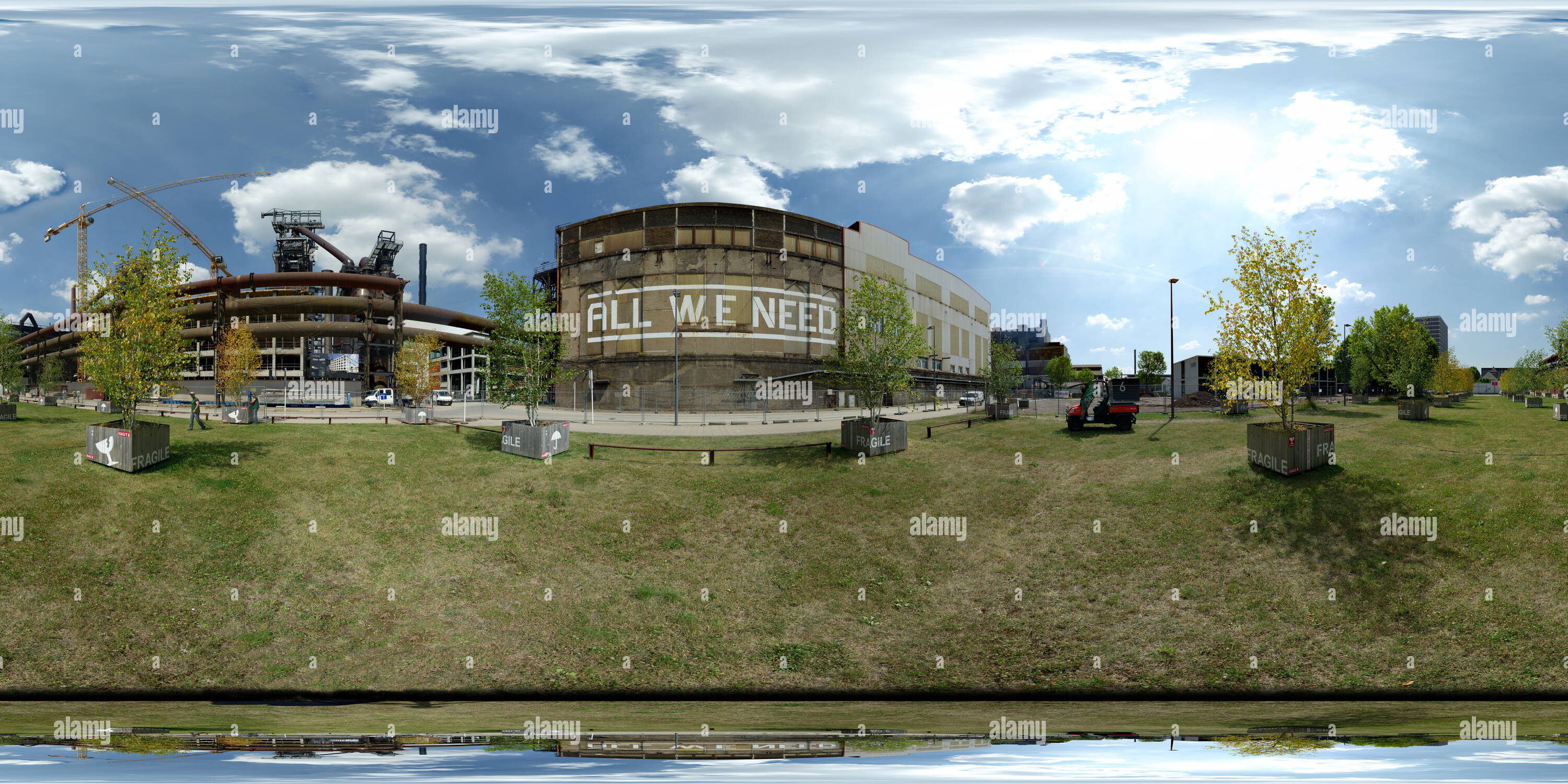 Visualizzazione panoramica a 360 gradi di Tutti abbiamo bisogno di costruire, Belval, Lussemburgo