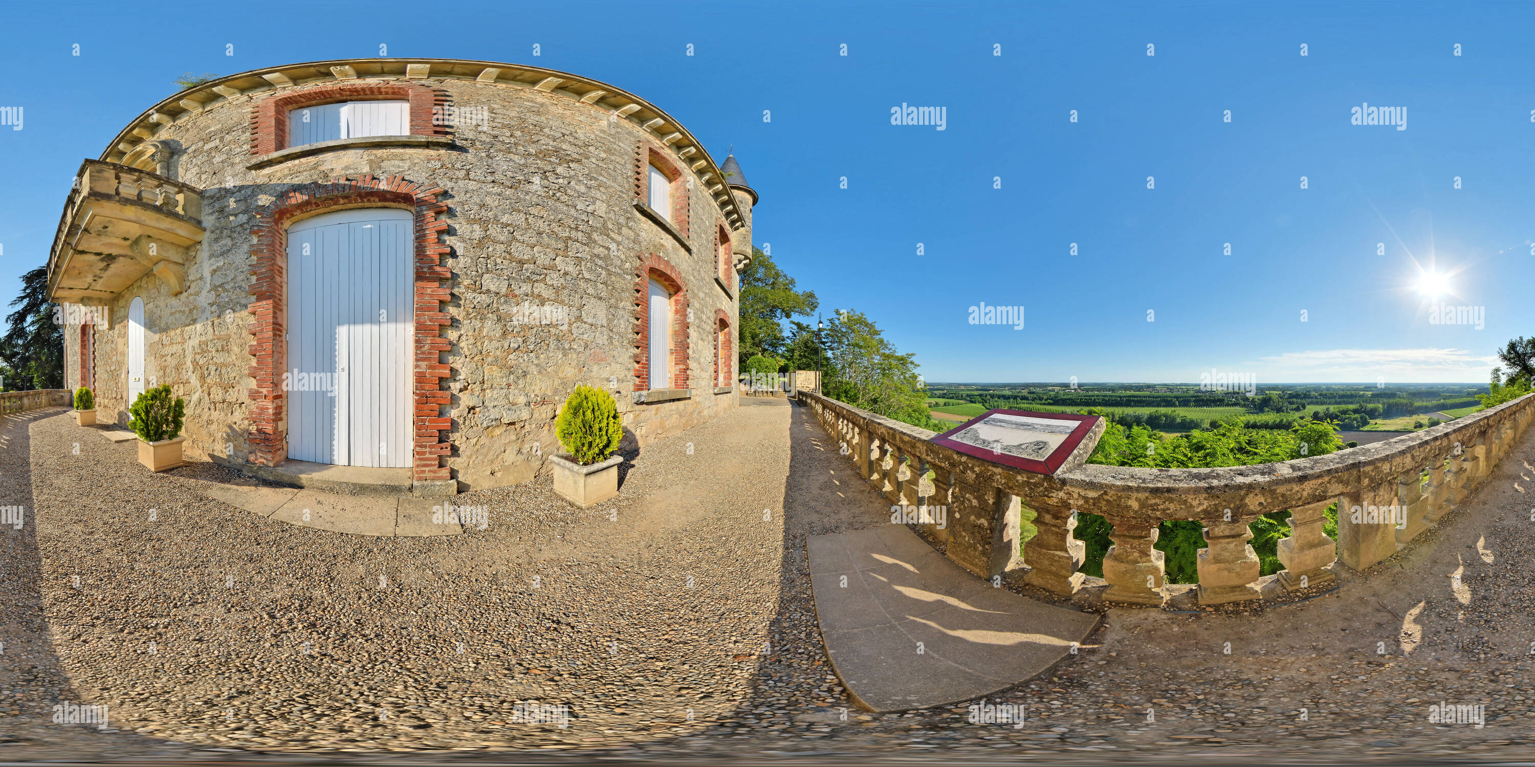 Visualizzazione panoramica a 360 gradi di Balcon du Château de gusti à Sainte-Croix-du-Mont - Francia