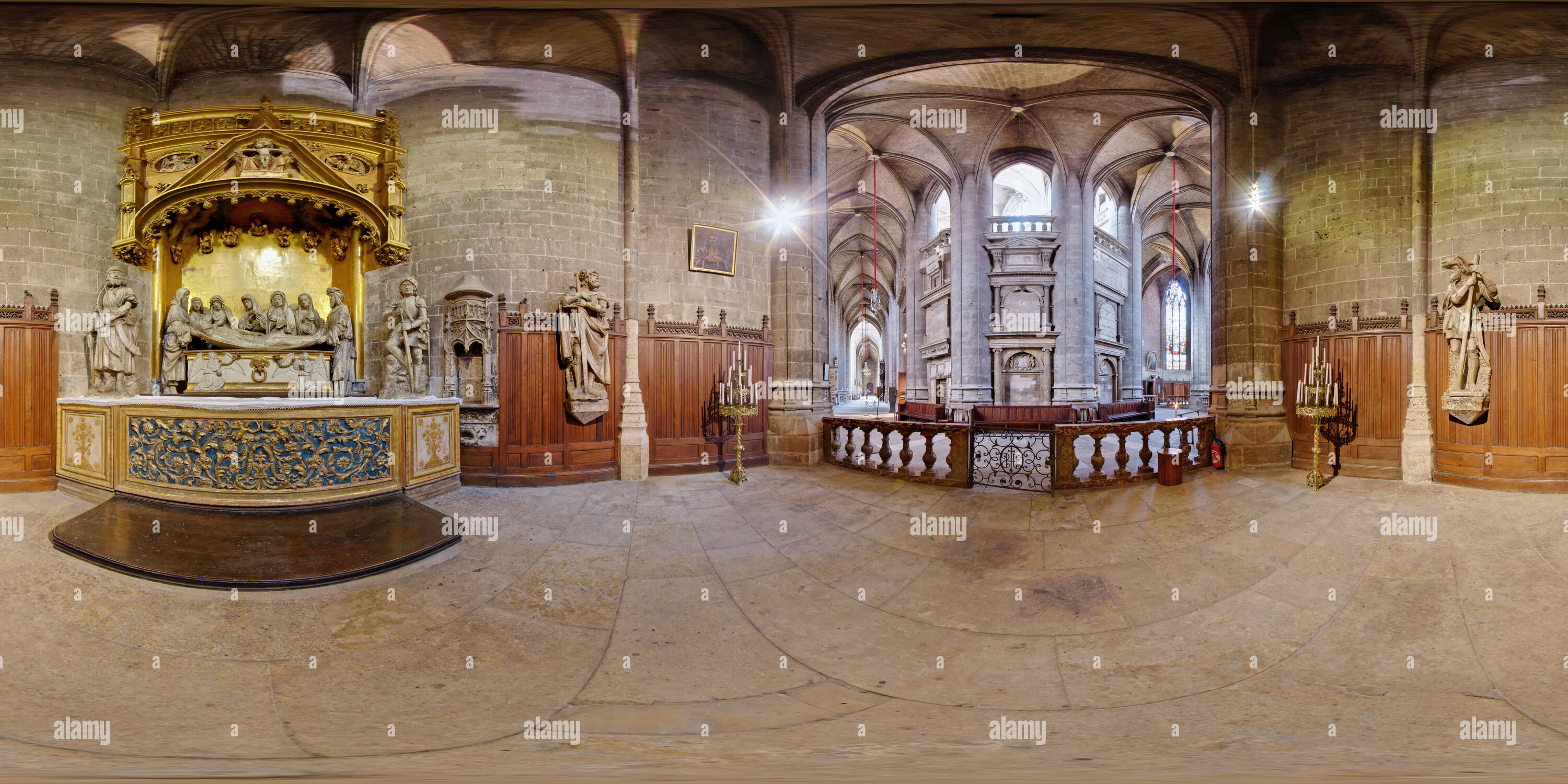 Visualizzazione panoramica a 360 gradi di La Mise au tombeau de la cathédrale d'Auch - Francia