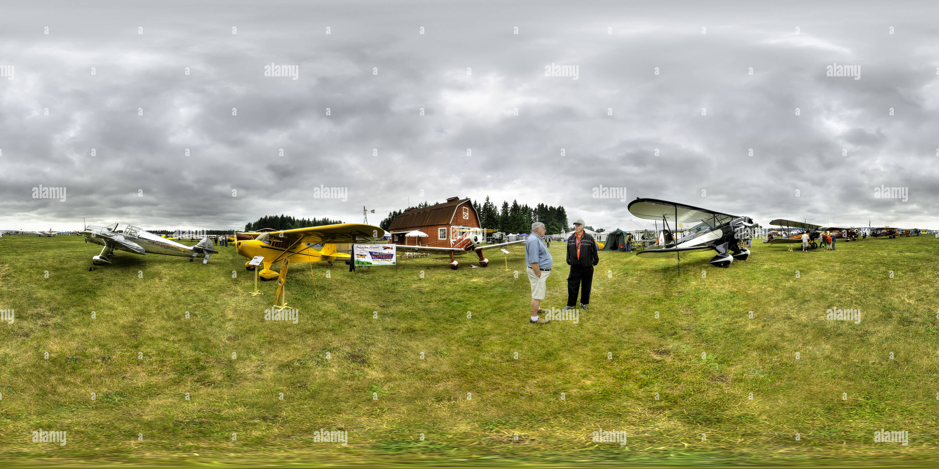 Visualizzazione panoramica a 360 gradi di Arlington Fly-In, campo di sogni, Vintage Area aereo, Arlington, WA