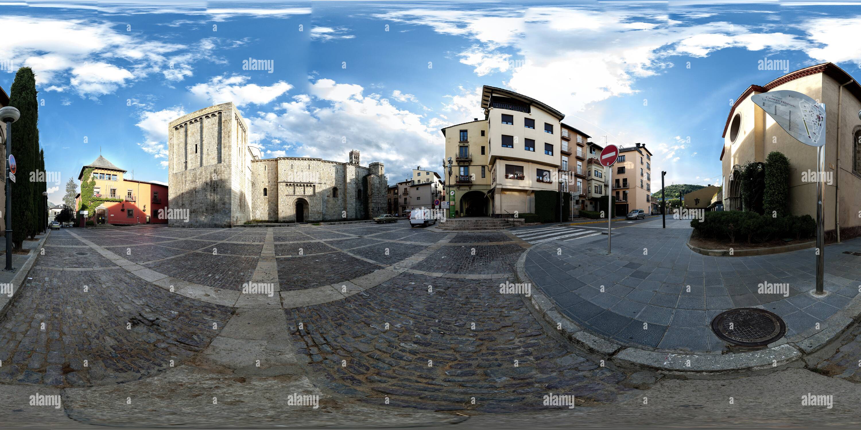 Visualizzazione panoramica a 360 gradi di Plaza de la Catedral (La Seu d'urgell)