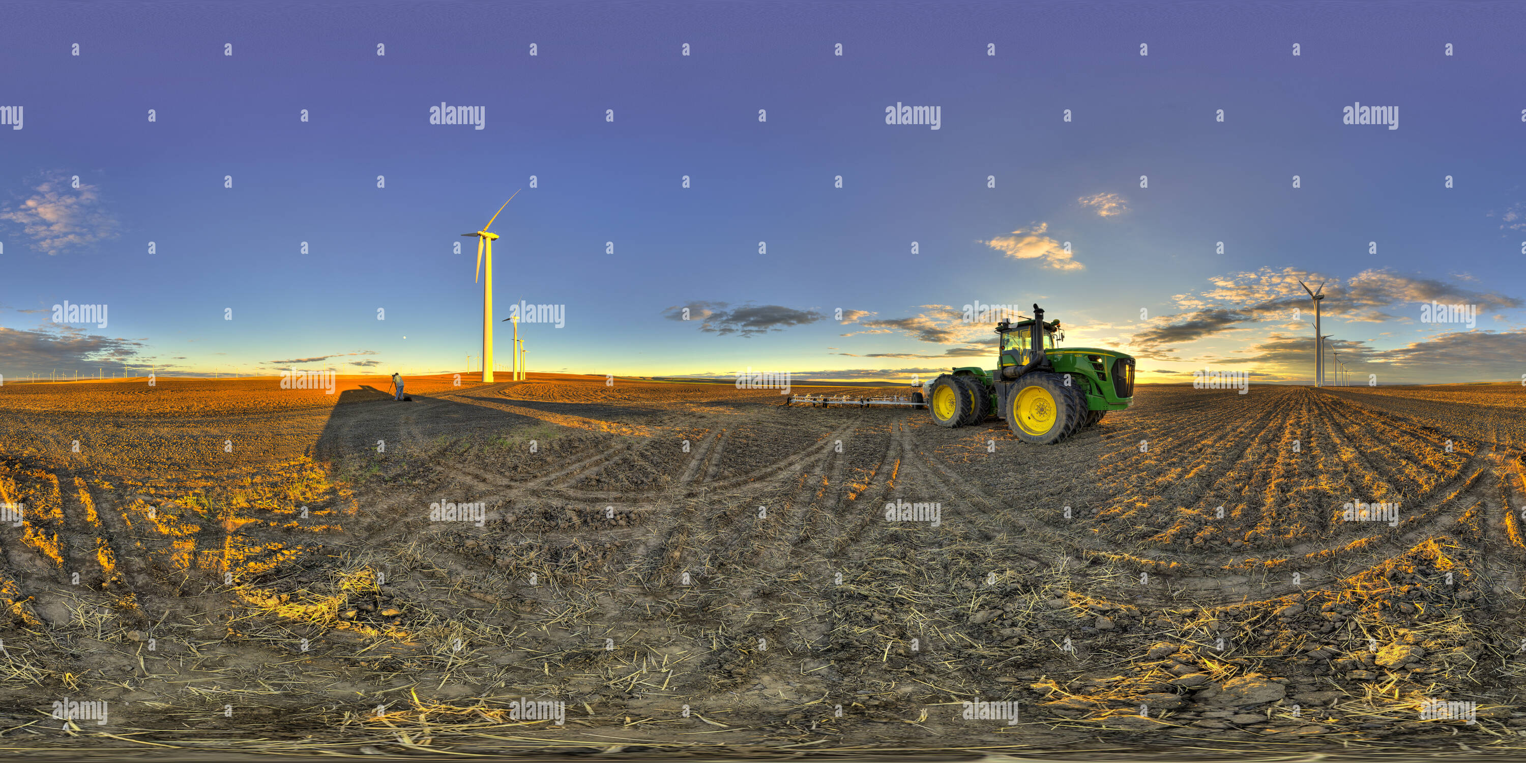 Visualizzazione panoramica a 360 gradi di John Deere con ammoniaca anidra Rig, su Wind Farm, vicino Condon, o