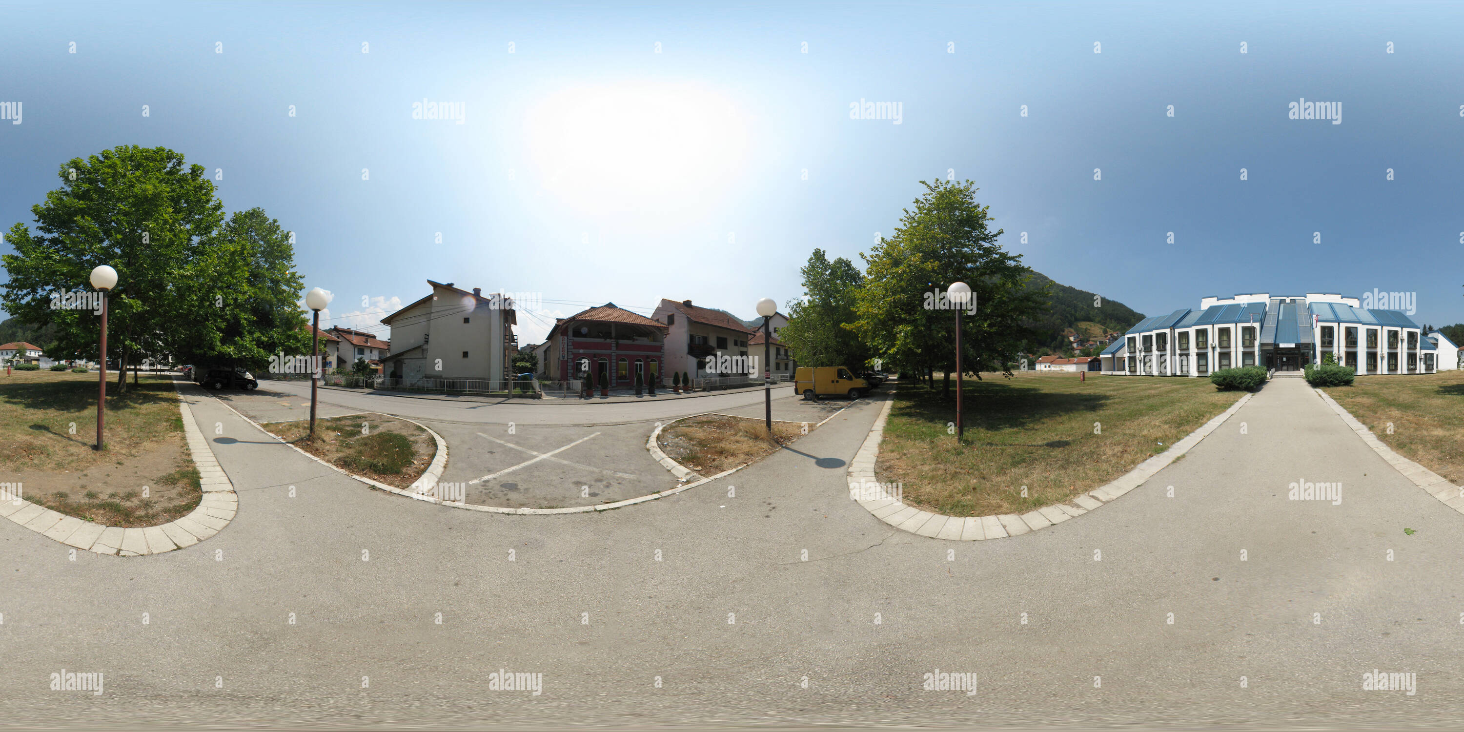 Visualizzazione panoramica a 360 gradi di Ivanjica - Centro Salute - Ingresso anteriore