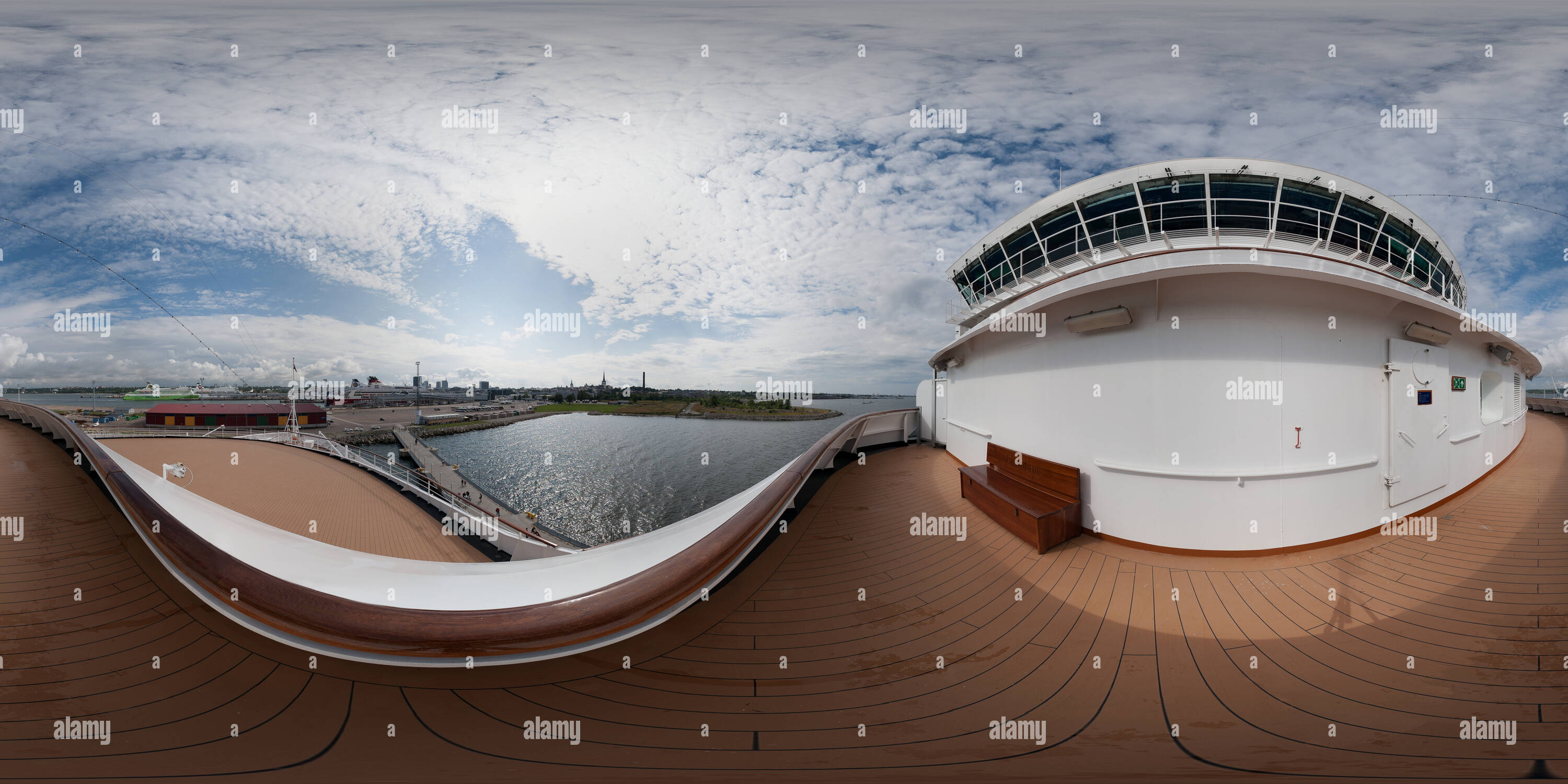 Visualizzazione panoramica a 360 gradi di Porto di Tallinn