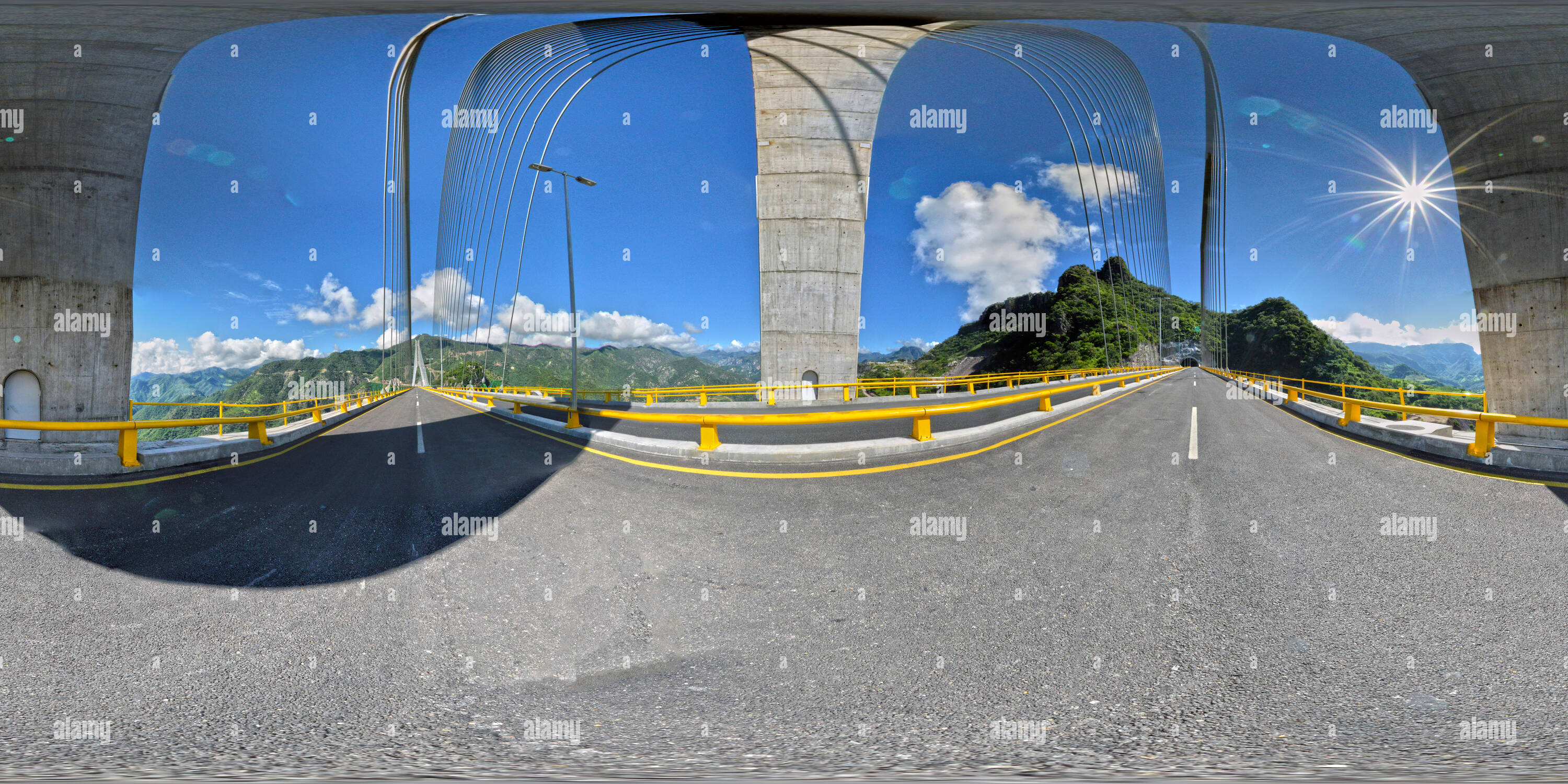 Visualizzazione panoramica a 360 gradi di Baluarte Bridge