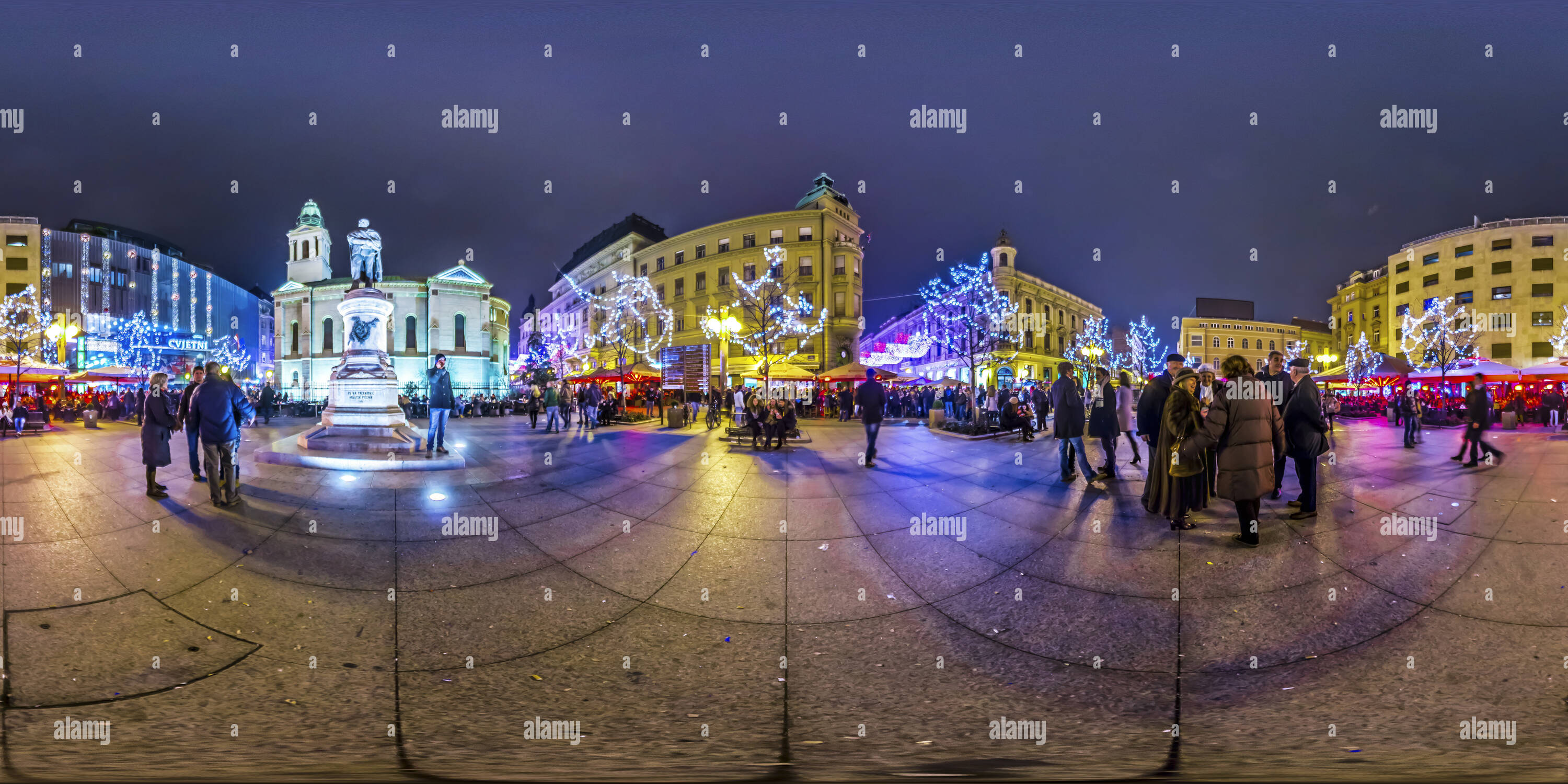 Visualizzazione panoramica a 360 gradi di Capodanno a Cvjetni trg