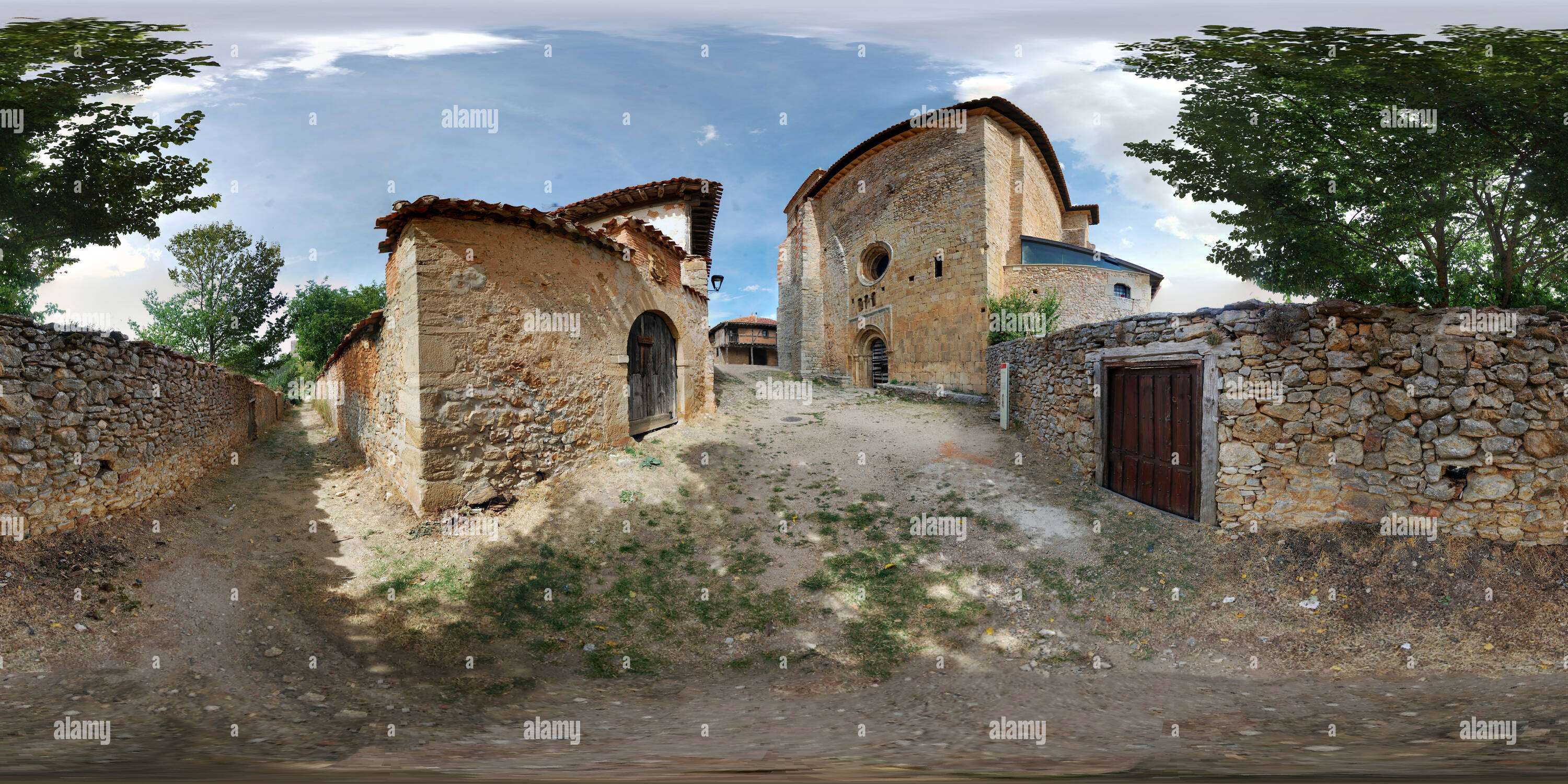 Visualizzazione panoramica a 360 gradi di Calatañazor: un villaggio castigliano