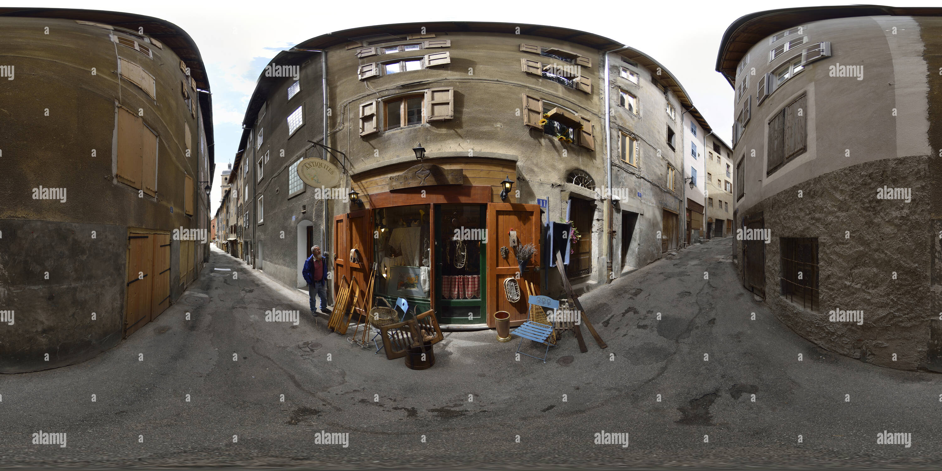 Visualizzazione panoramica a 360 gradi di Rue du temple Briançon