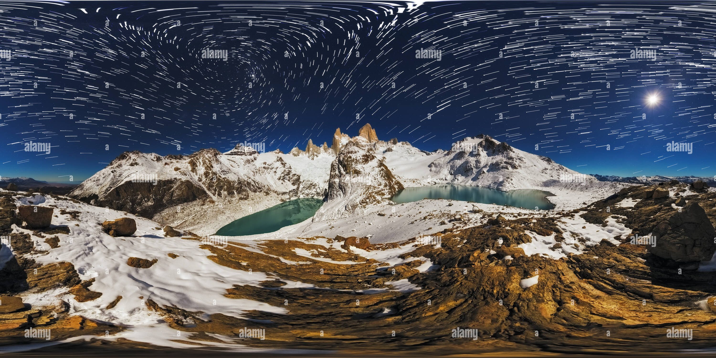 Visualizzazione panoramica a 360 gradi di Fitz Roy e Lagunas alla luna piena Stella Vortex