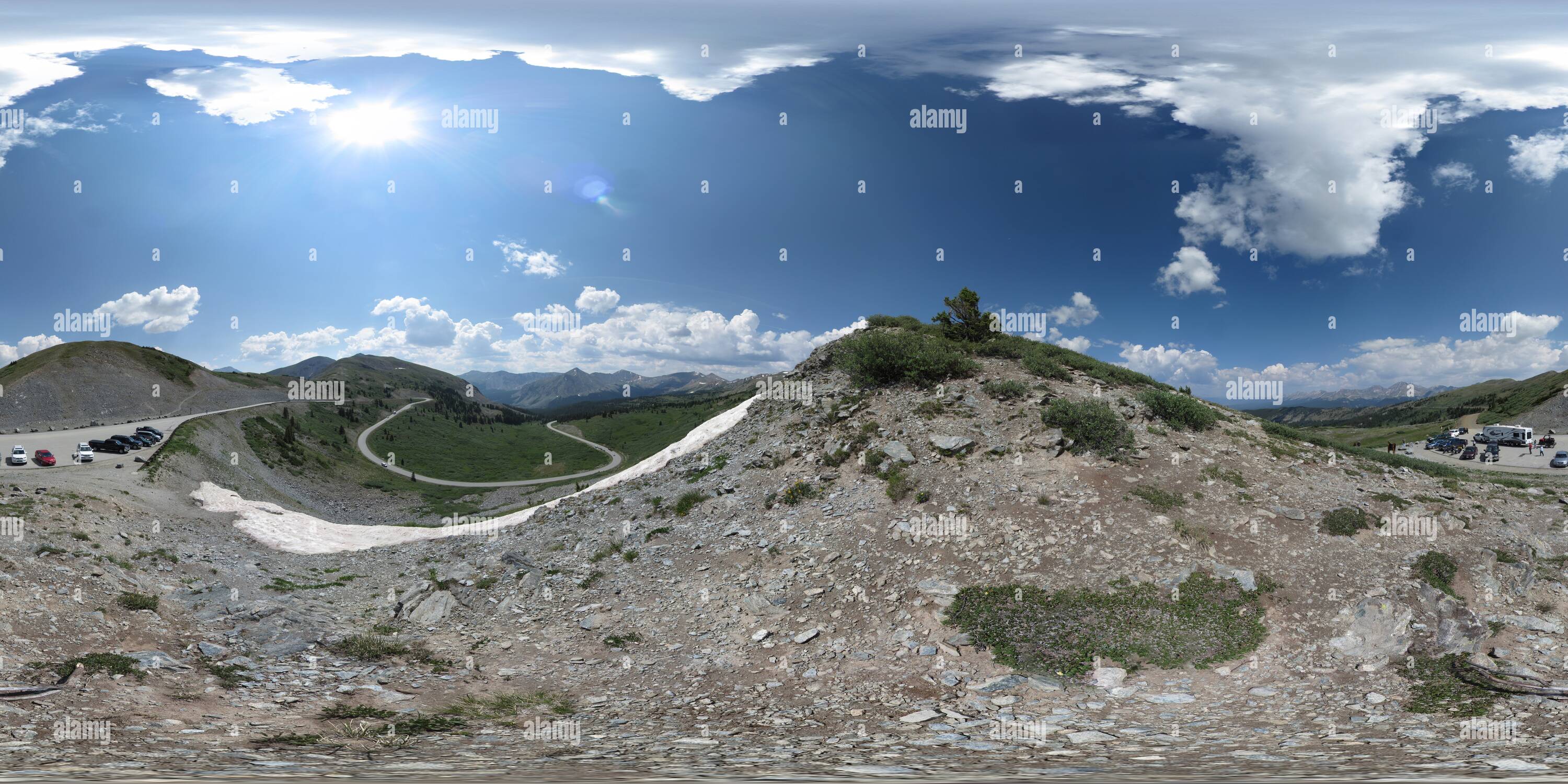 Visualizzazione panoramica a 360 gradi di Pioppi neri americani passano [1]