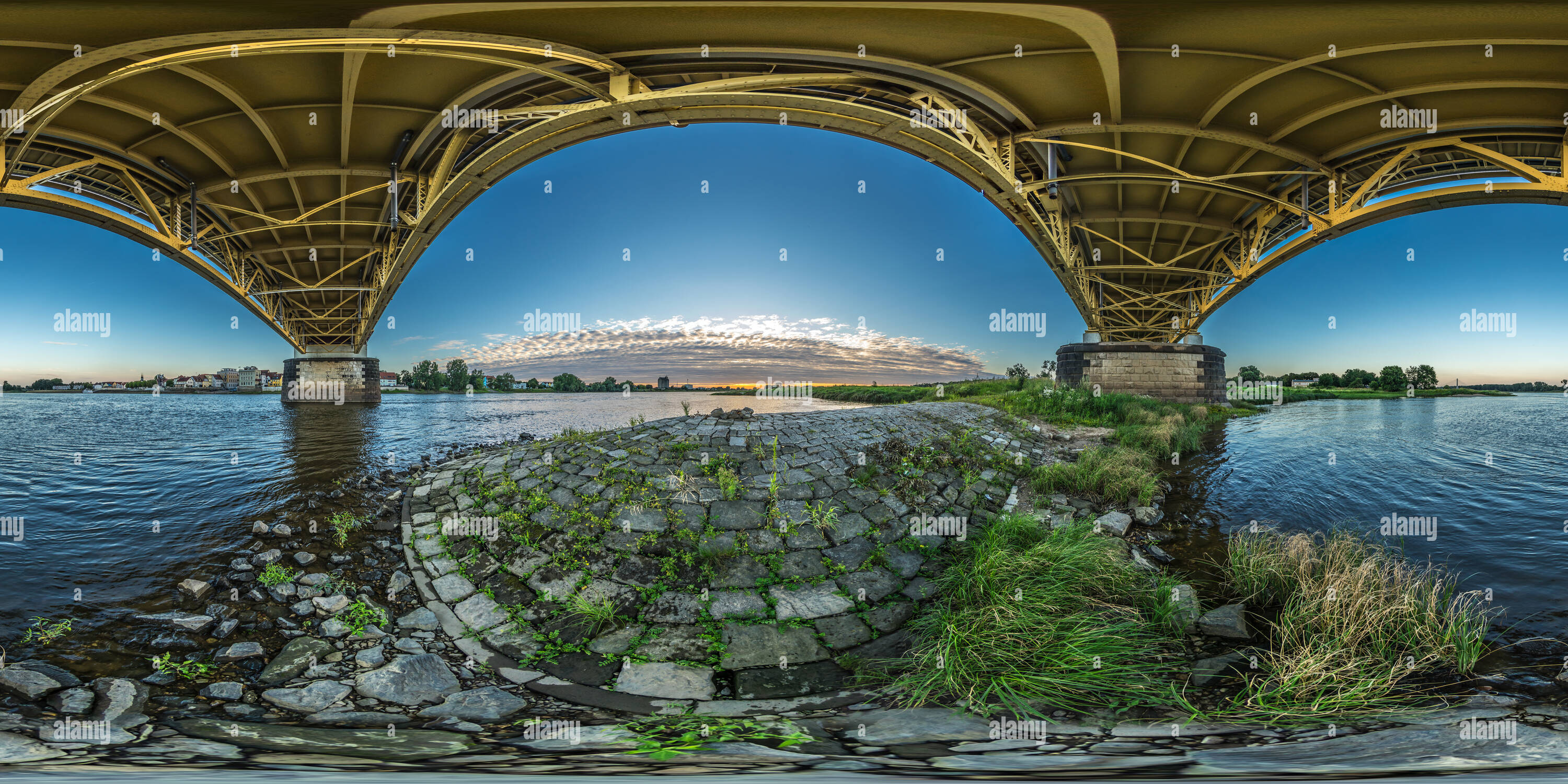 Visualizzazione panoramica a 360 gradi di Alte Elbbrücke Schönebeck