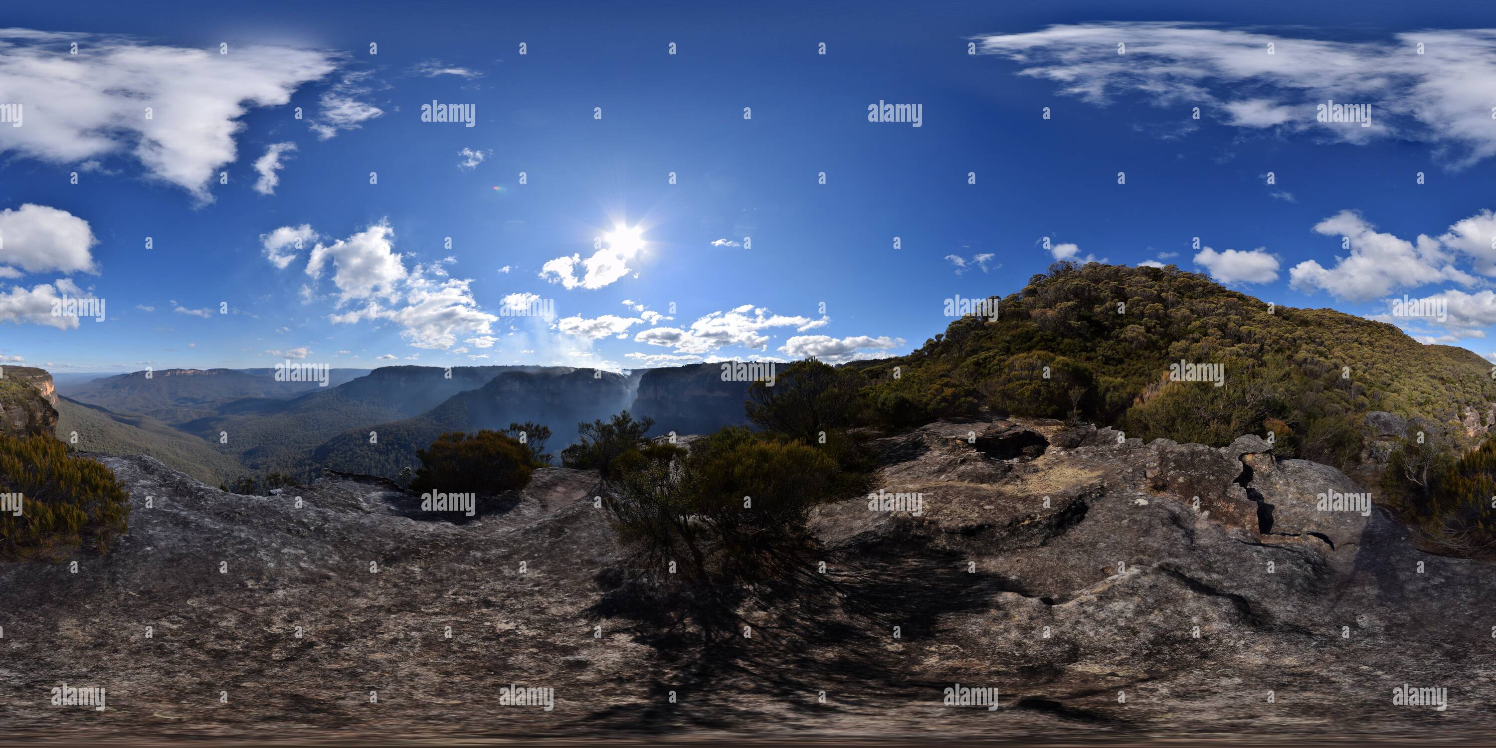 Visualizzazione panoramica a 360 gradi di Jamieson Valley e Bush Fire lavoro di riduzione