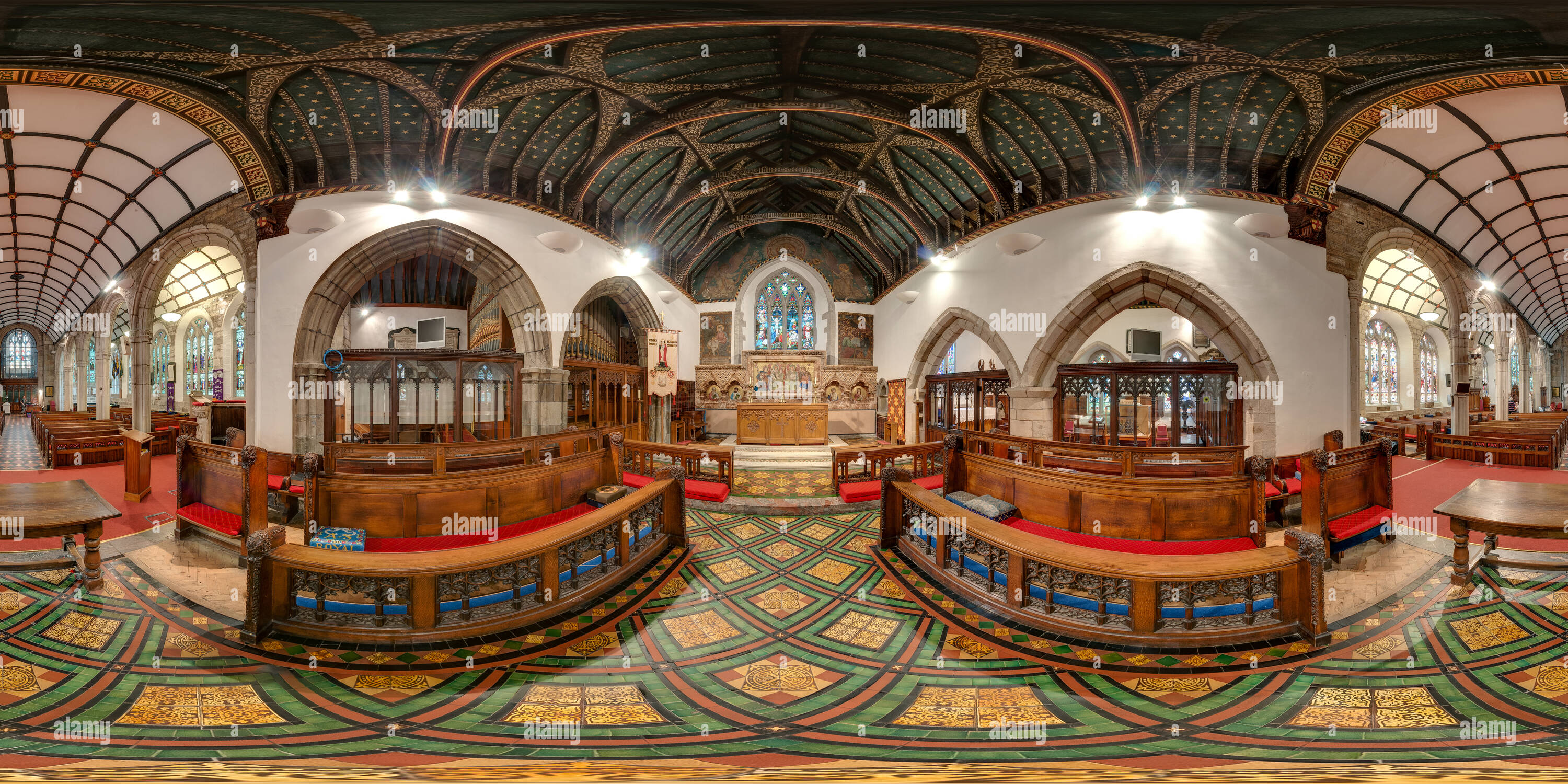 Visualizzazione panoramica a 360 gradi di Chiesa della Santa Trinità, St Austell, il coro