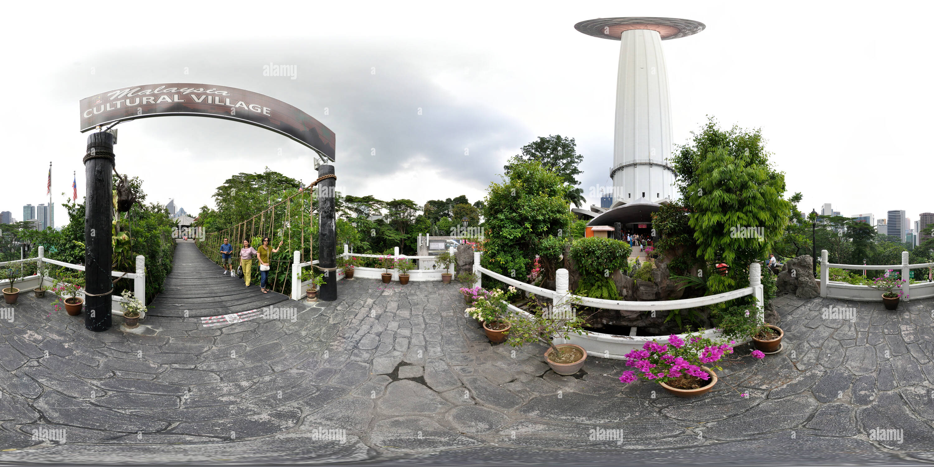 Visualizzazione panoramica a 360 gradi di Menara torre 1