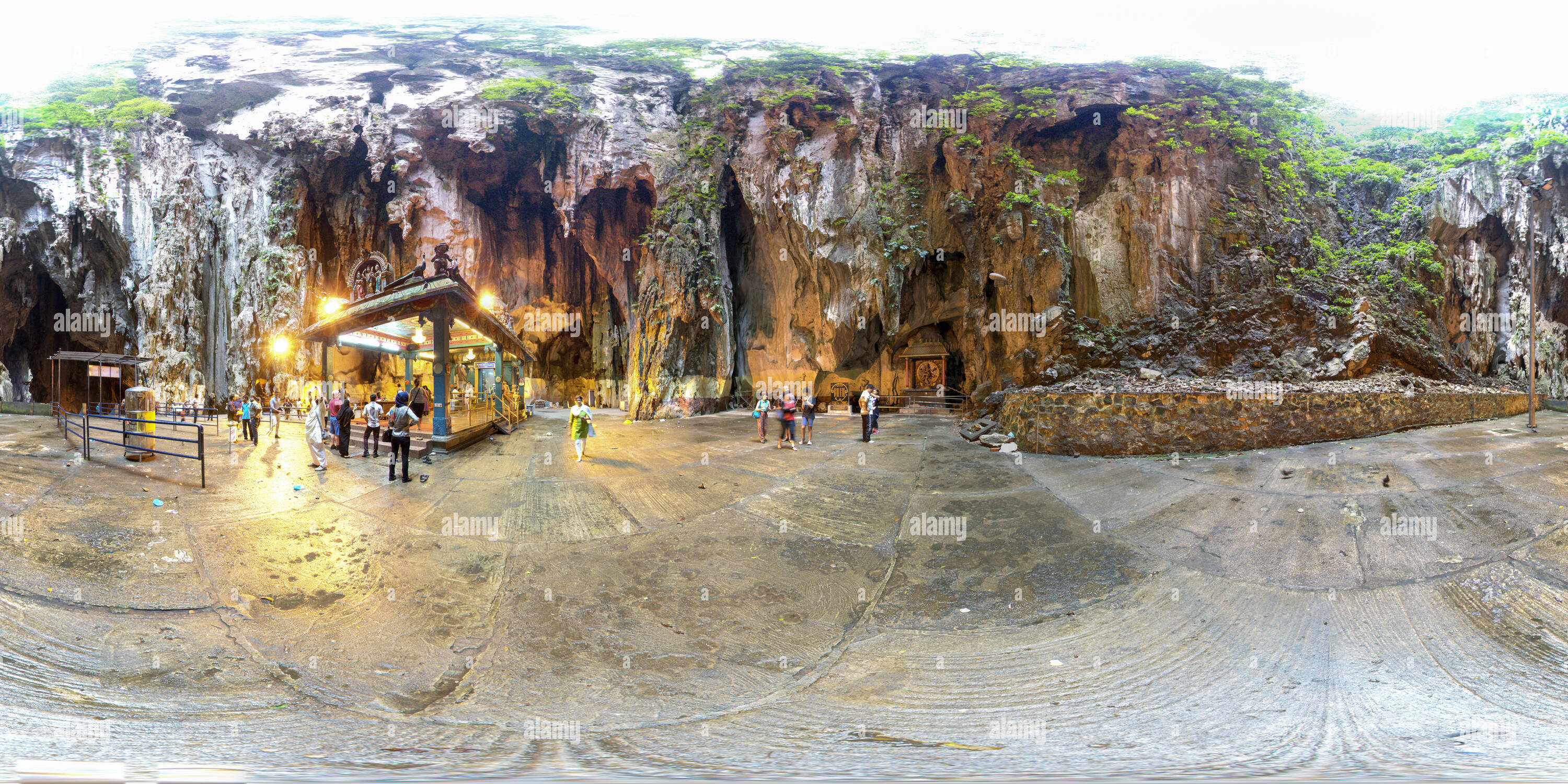 Visualizzazione panoramica a 360 gradi di Grotta di Batu1