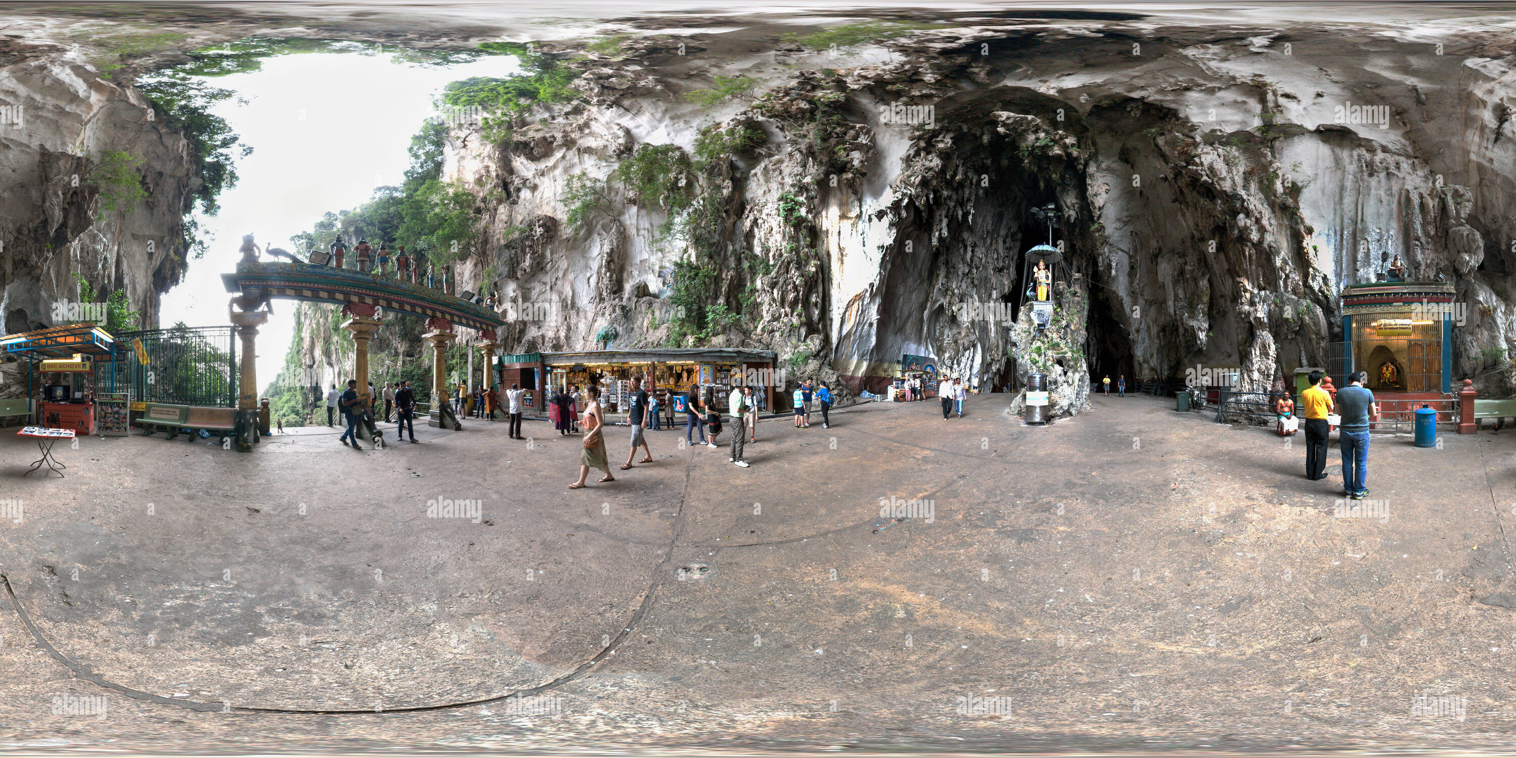 Visualizzazione panoramica a 360 gradi di Grotta di Batu2