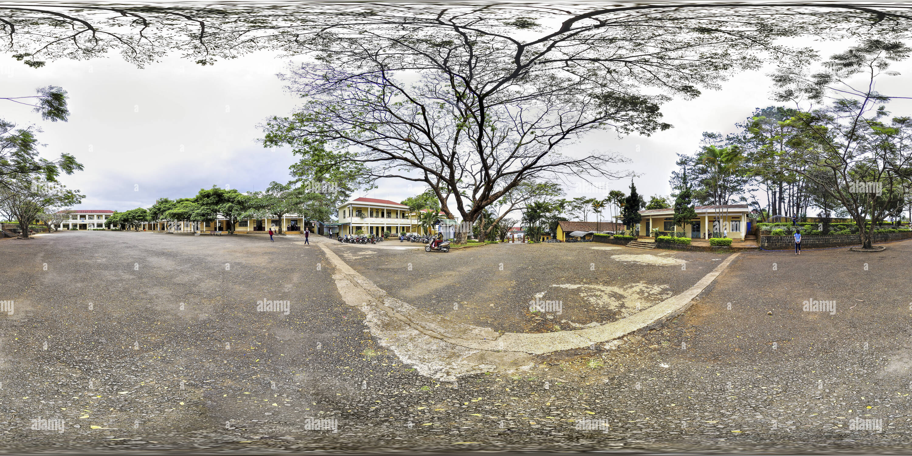 Visualizzazione panoramica a 360 gradi di Trung Hoc Le Loi 1