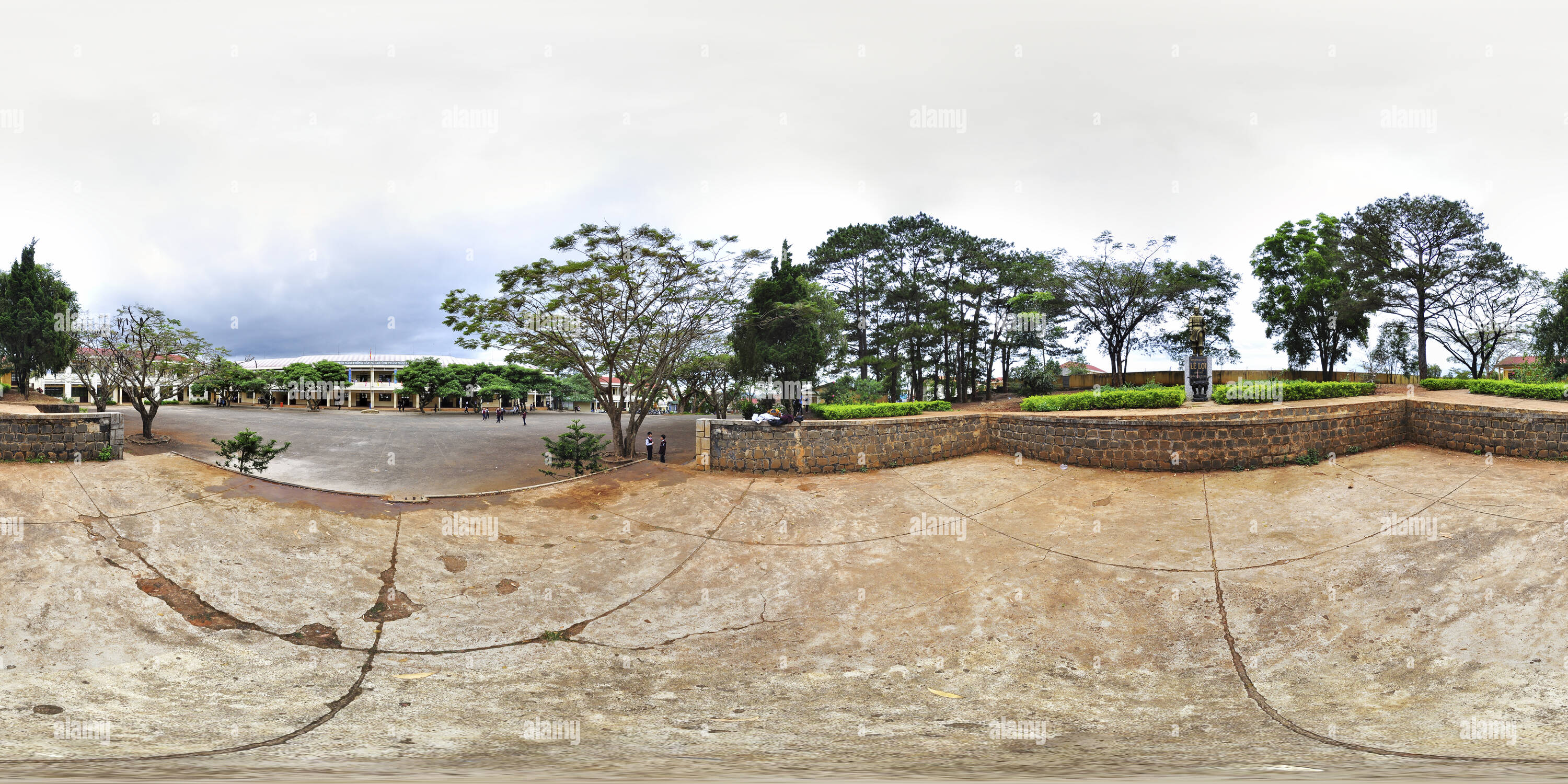 Visualizzazione panoramica a 360 gradi di Trung Hoc Le Loi 2