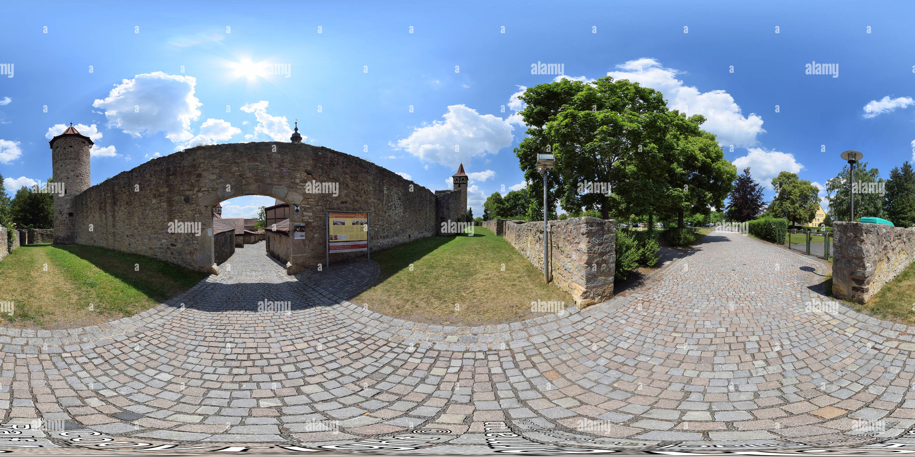 Visualizzazione panoramica a 360 gradi di Ostheim vor der Rhon - Nord reparto esterno