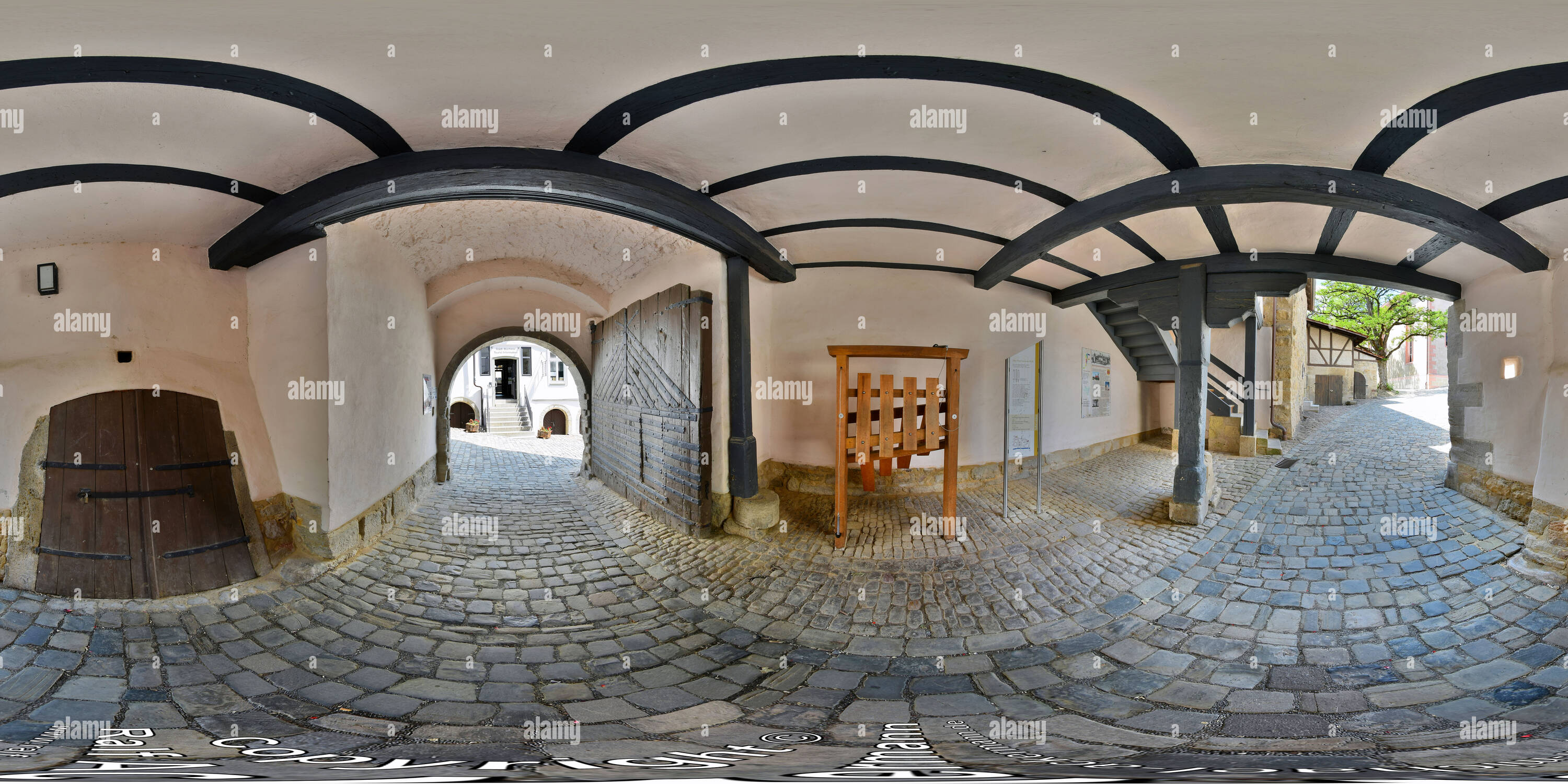 Visualizzazione panoramica a 360 gradi di Ostheim vor der Rhon - nella costruzione di gate