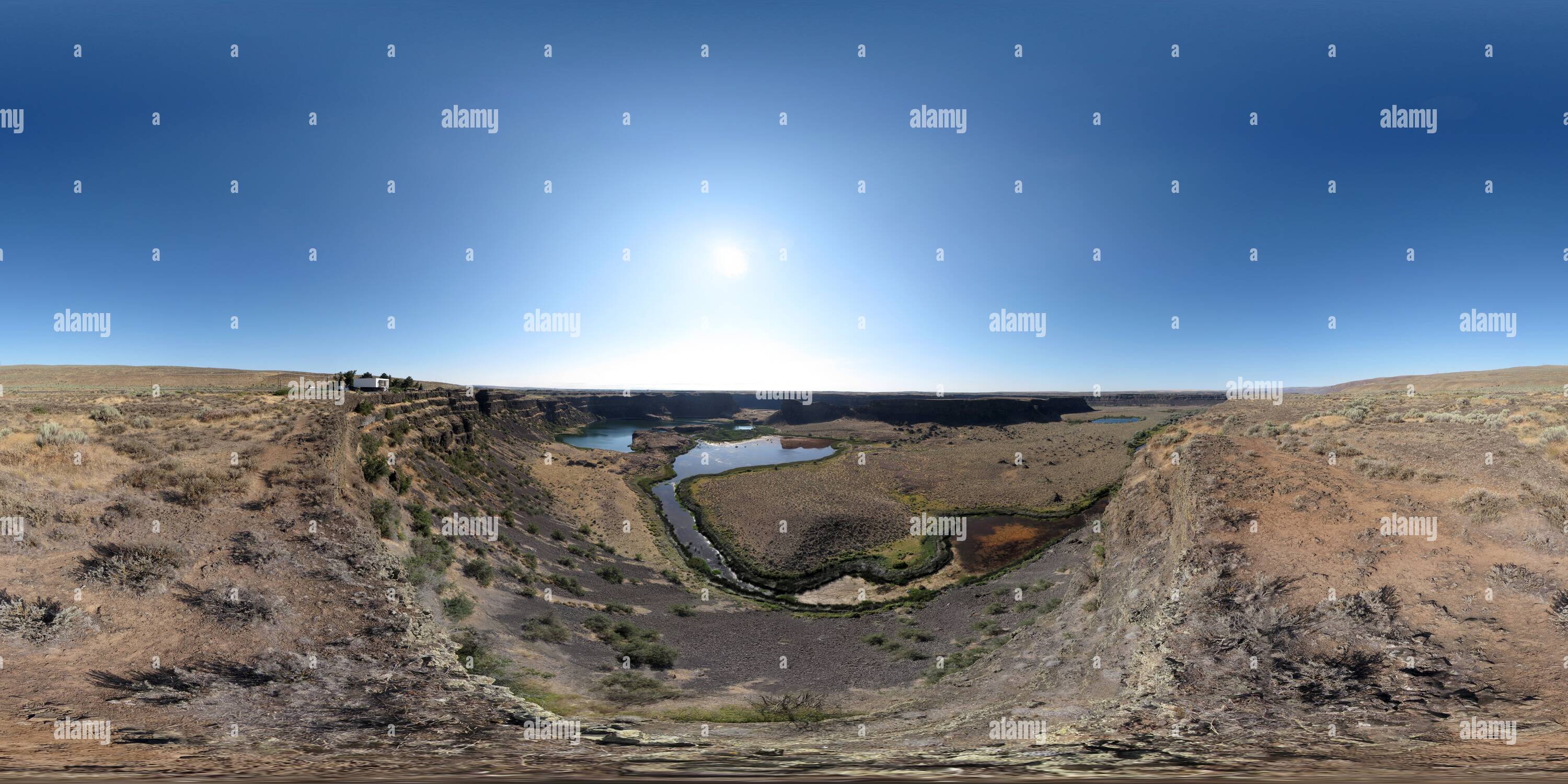 Visualizzazione panoramica a 360 gradi di Cade a secco si affacciano