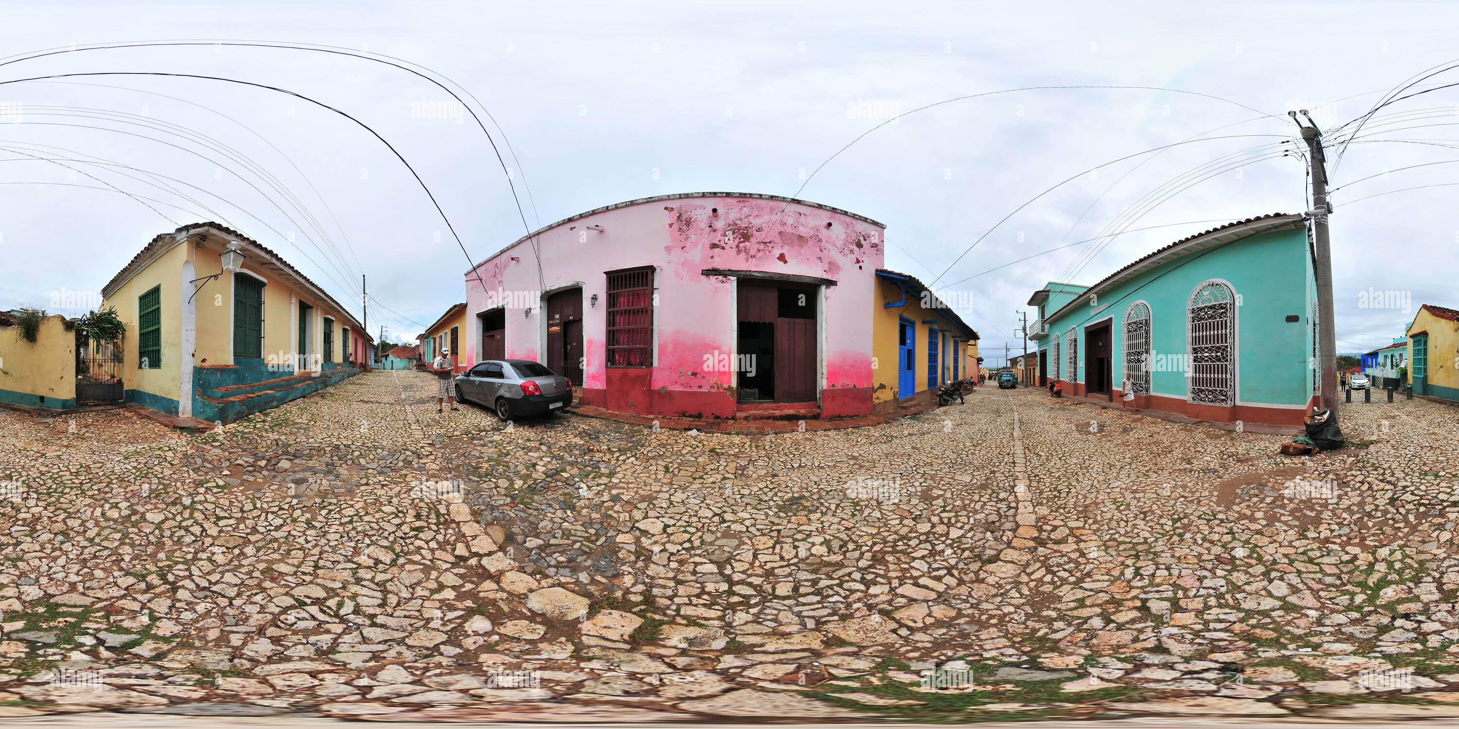 Visualizzazione panoramica a 360 gradi di Cuba - Trinidad, bivio Callejon de Galdos-Calle Media Luna