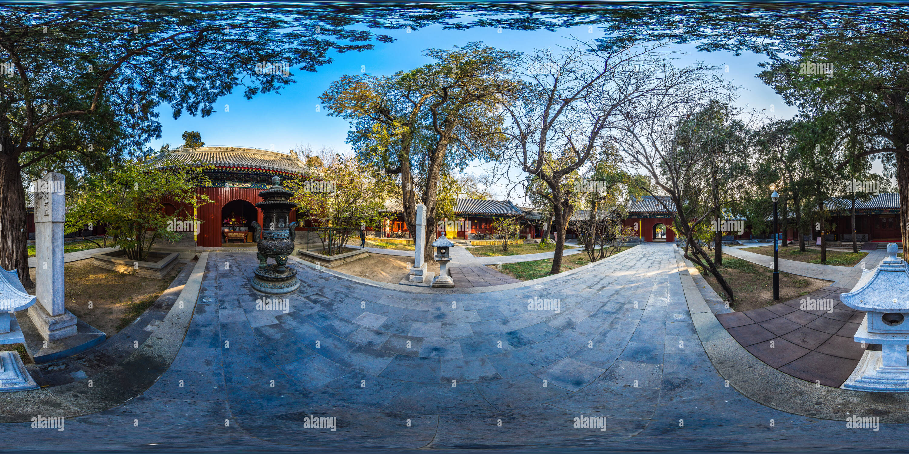 Visualizzazione panoramica a 360 gradi di Tempel der Azurblauen Wolken