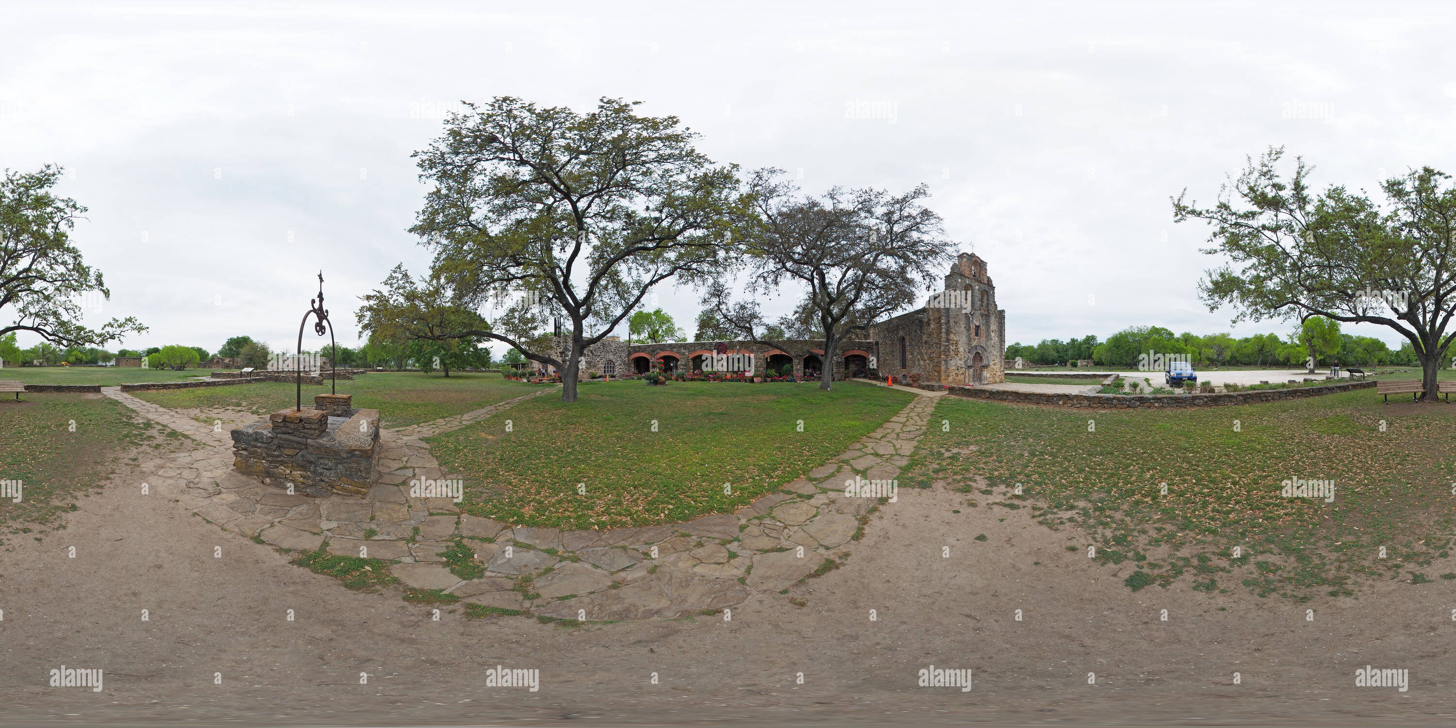 Visualizzazione panoramica a 360 gradi di Bene e la Chiesa alla missione di Espada