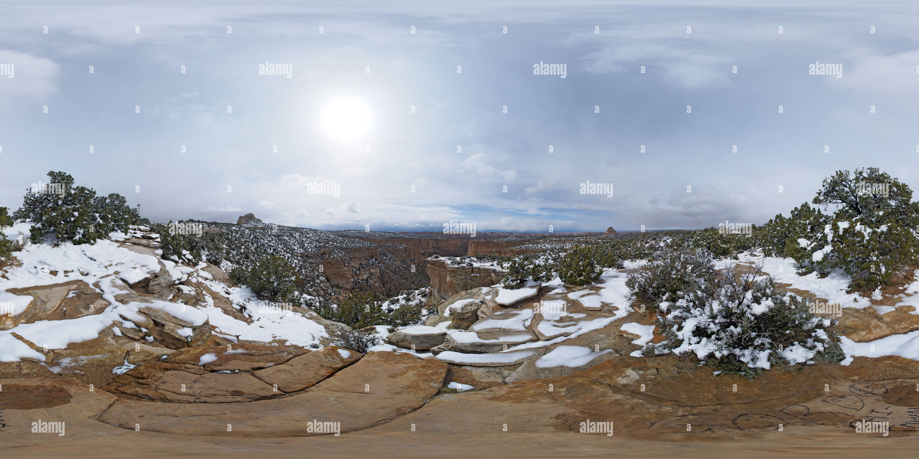 Visualizzazione panoramica a 360 gradi di Unseasonable tempesta di neve su San Rafael Swell