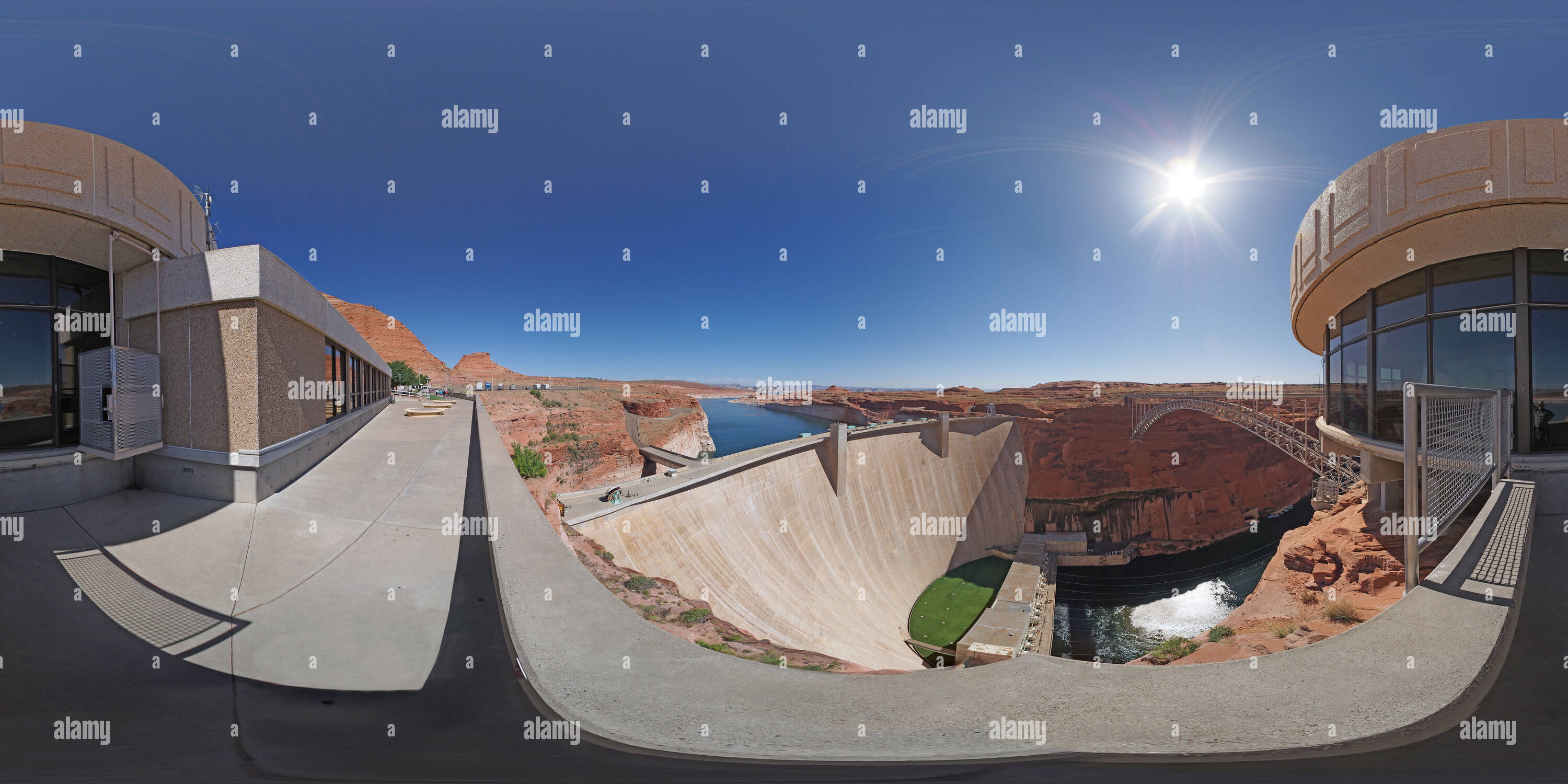 Visualizzazione panoramica a 360 gradi di Glen Canyon Dam dal centro visitatori balcone