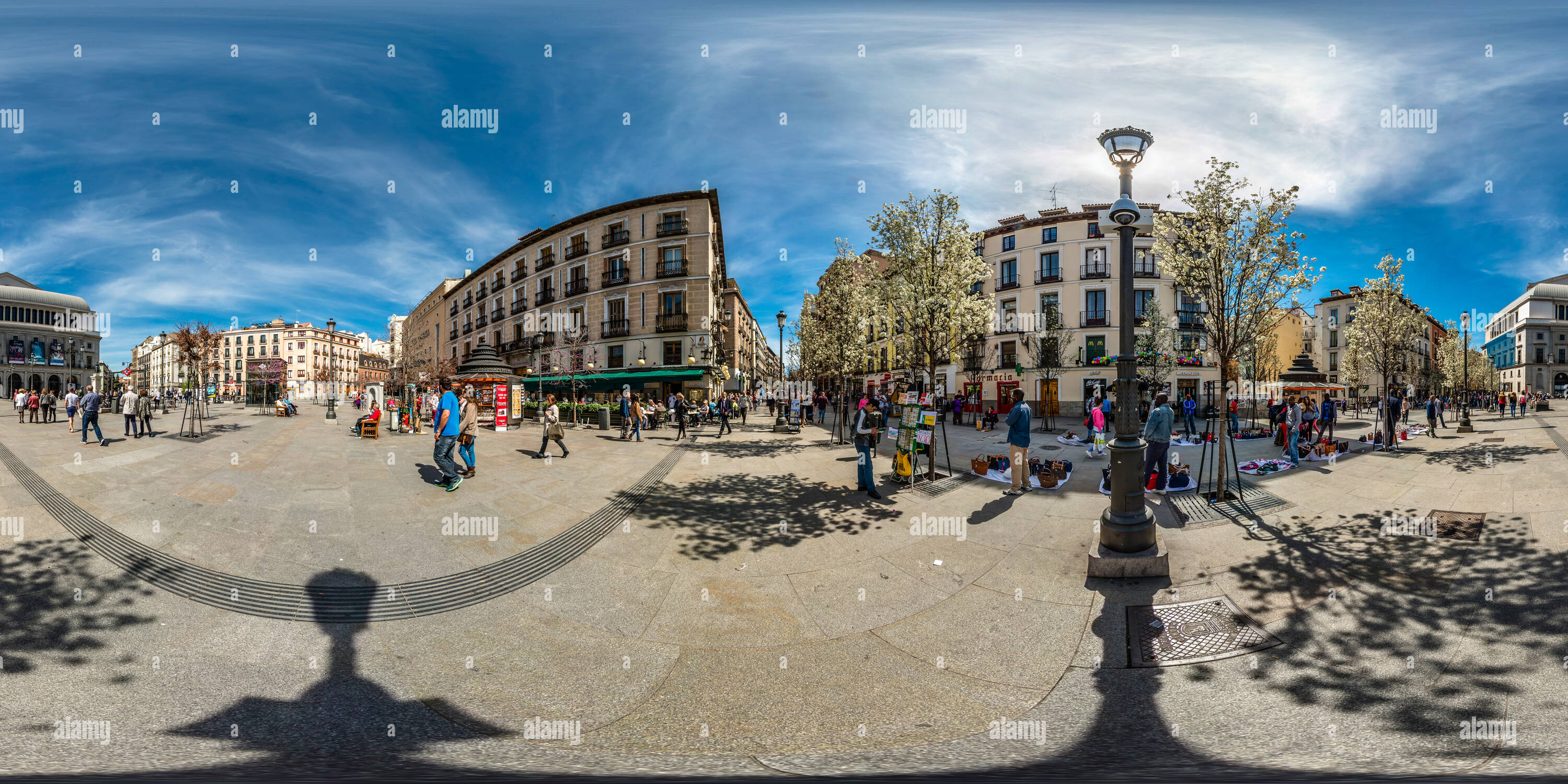 Visualizzazione panoramica a 360 gradi di Plaza de Isabel II