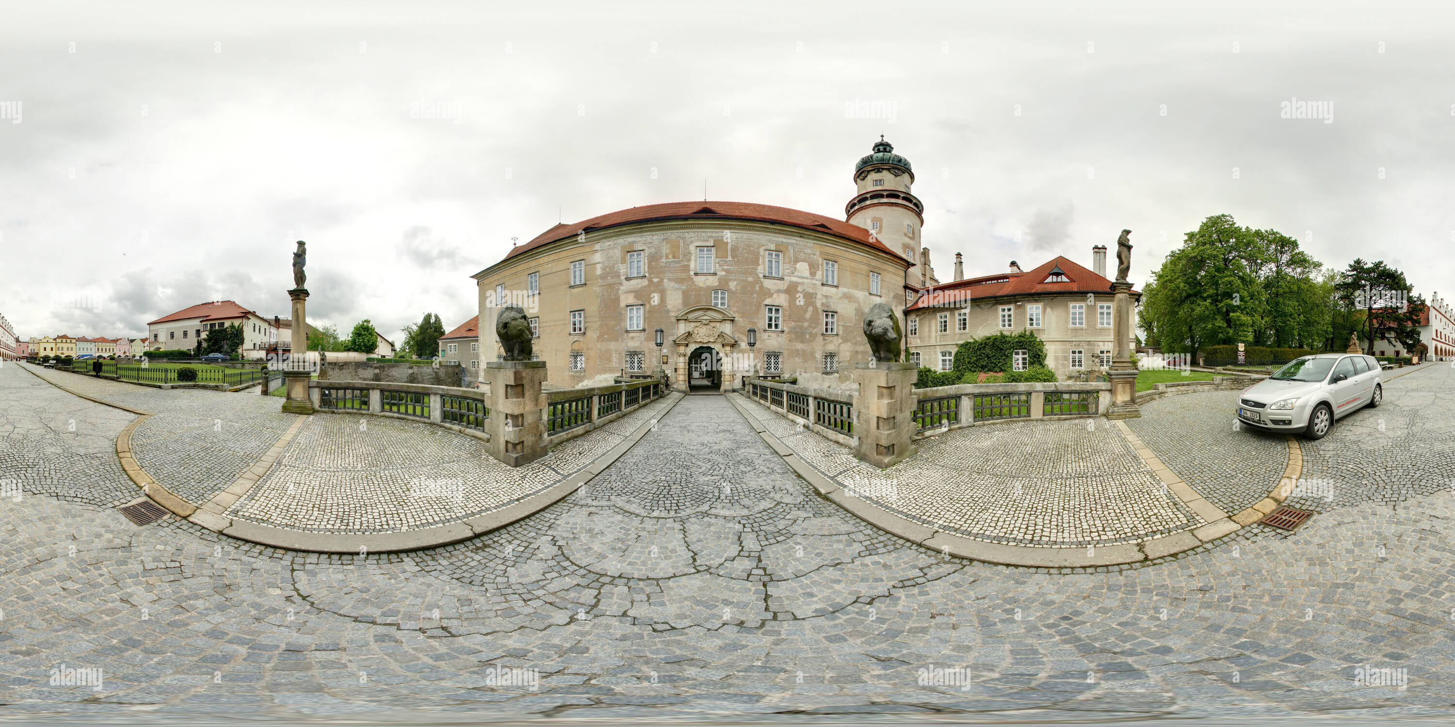 Visualizzazione panoramica a 360 gradi di Nove Mesto nad Metuji, chateau