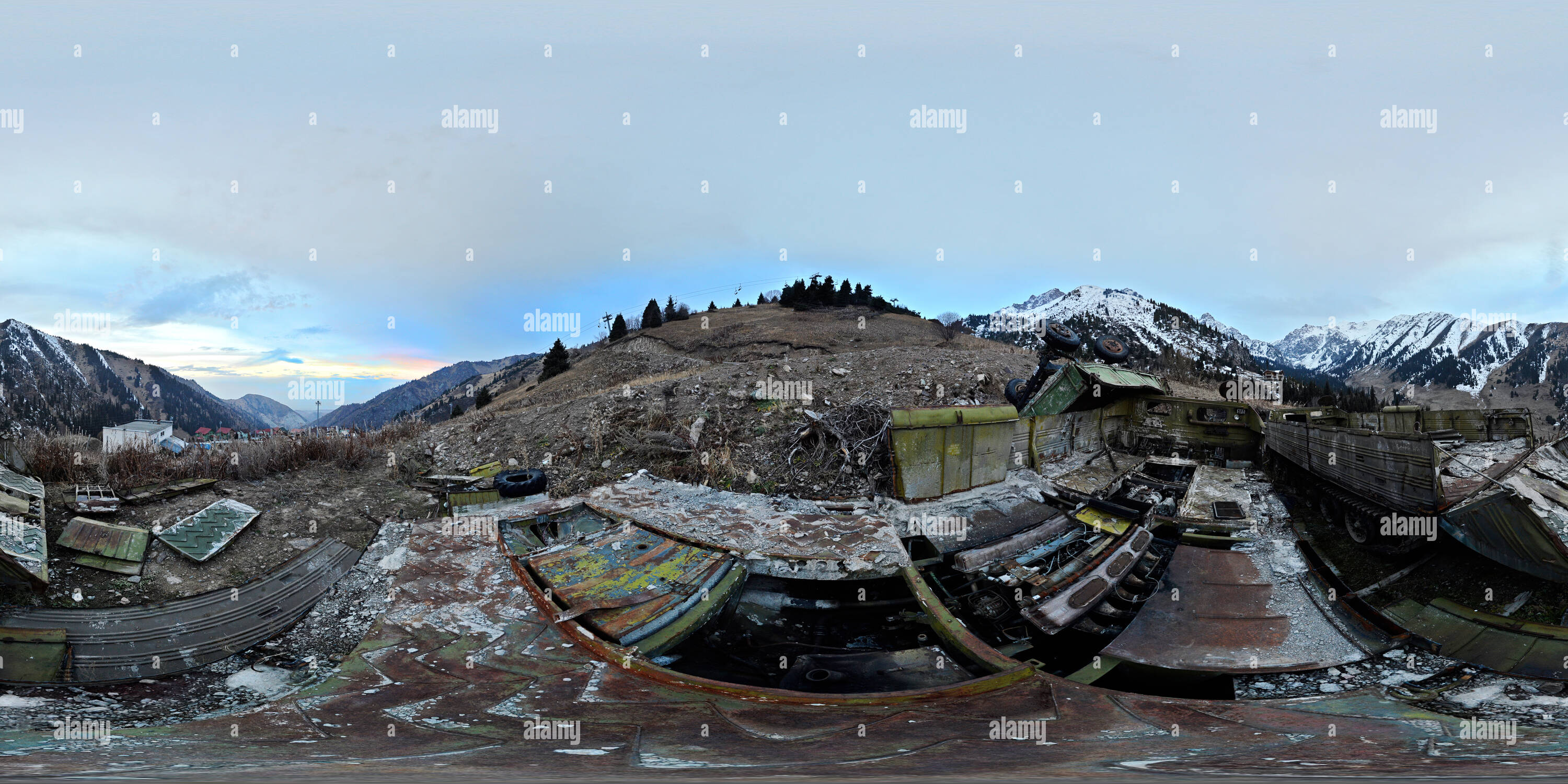 Visualizzazione panoramica a 360 gradi di Chimbulak, abbandonati i veicoli da neve