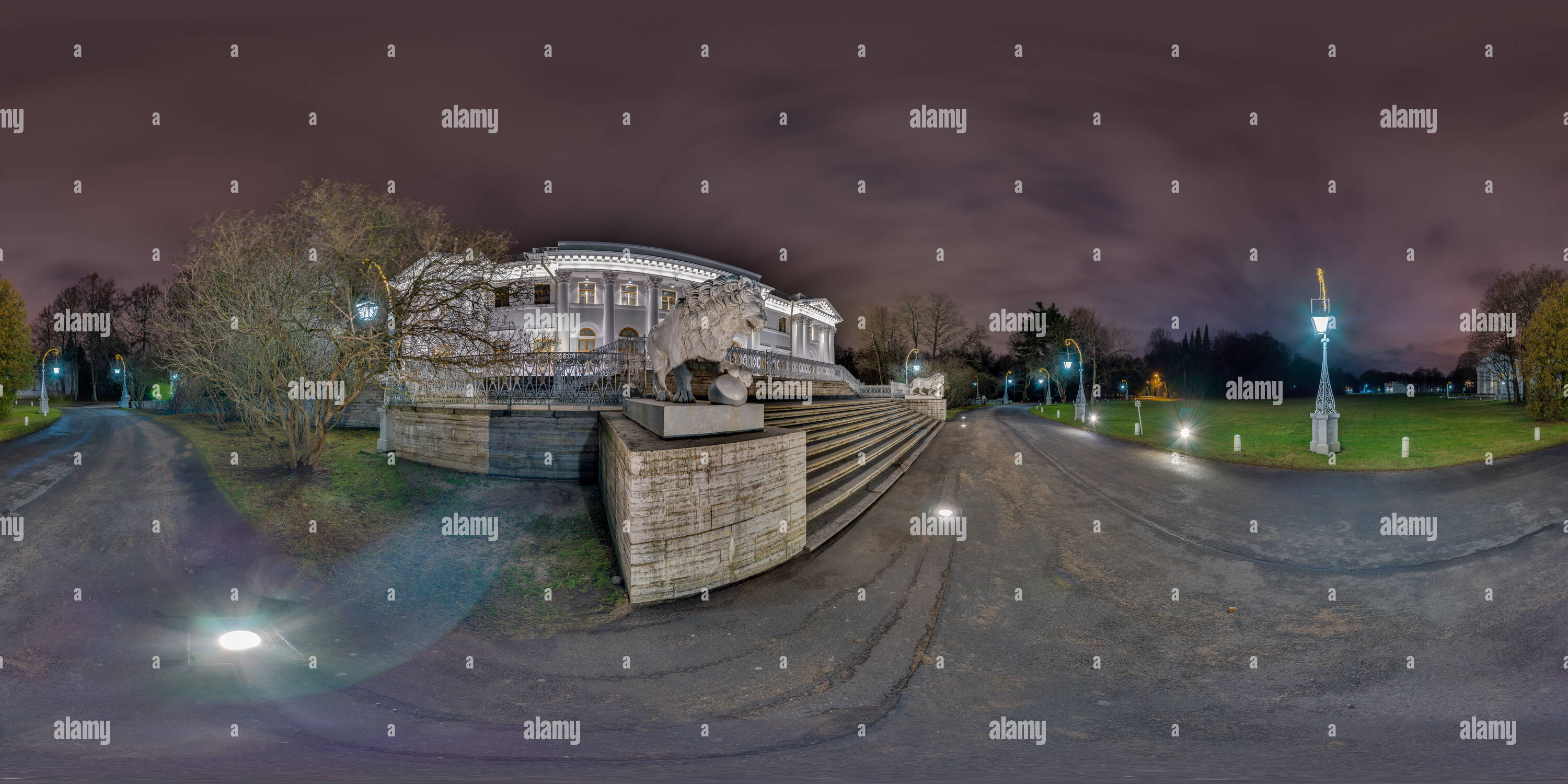 Visualizzazione panoramica a 360 gradi di Yelagin Palace a San Pietroburgo, Russia.