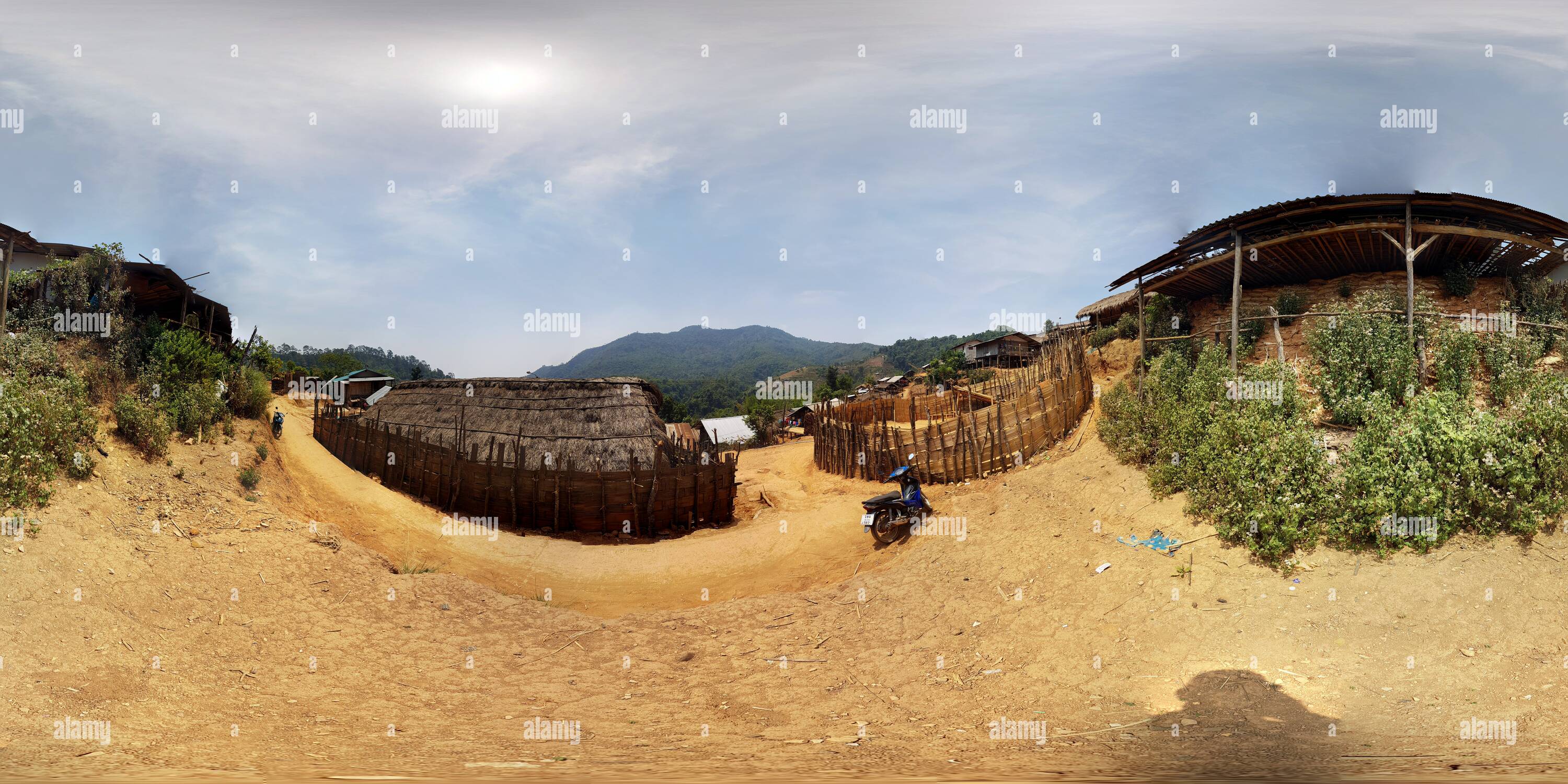 Visualizzazione panoramica a 360 gradi di Centro di Kop Dong Lahu village