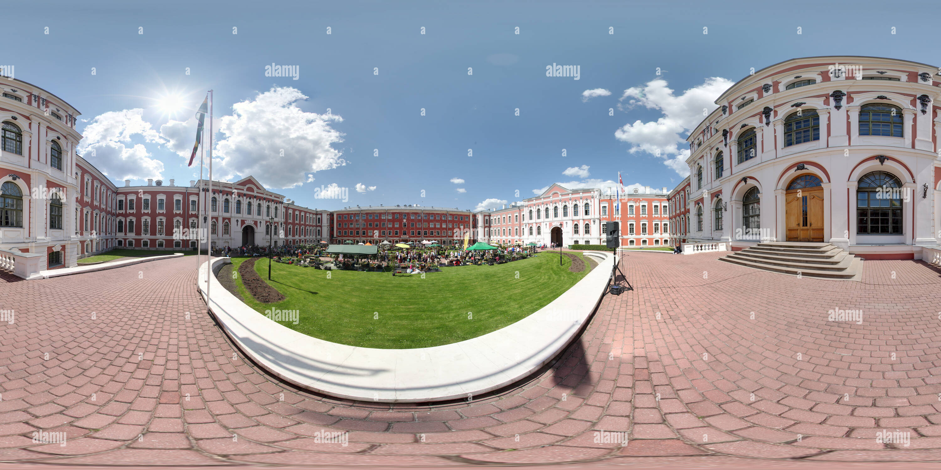 Visualizzazione panoramica a 360 gradi di Piante e piantine giorno di mercato in Jelgava 01