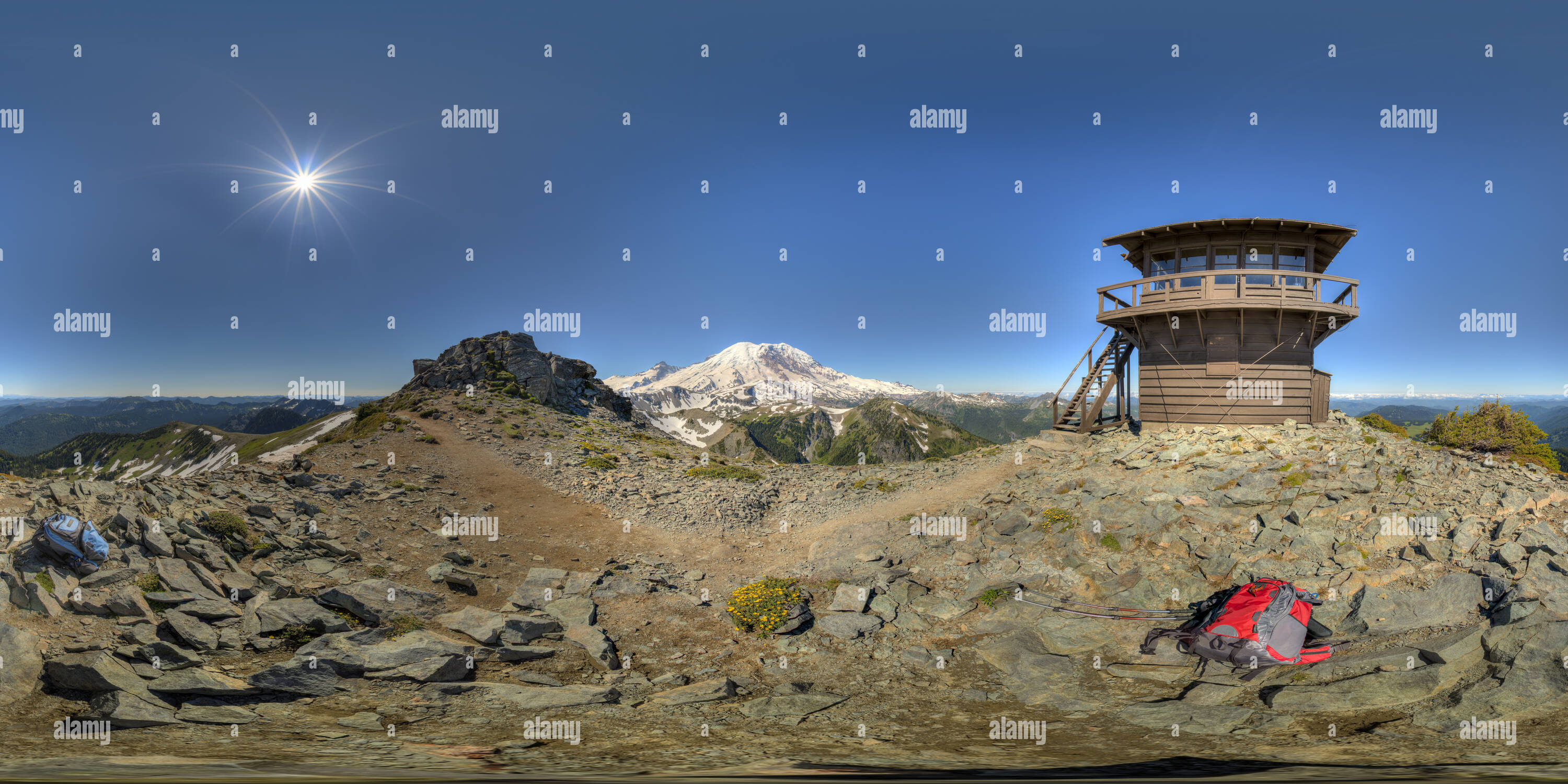 Visualizzazione panoramica a 360 gradi di Montare Fremont Lookout, Mt. Rainier National Park, stato di WA