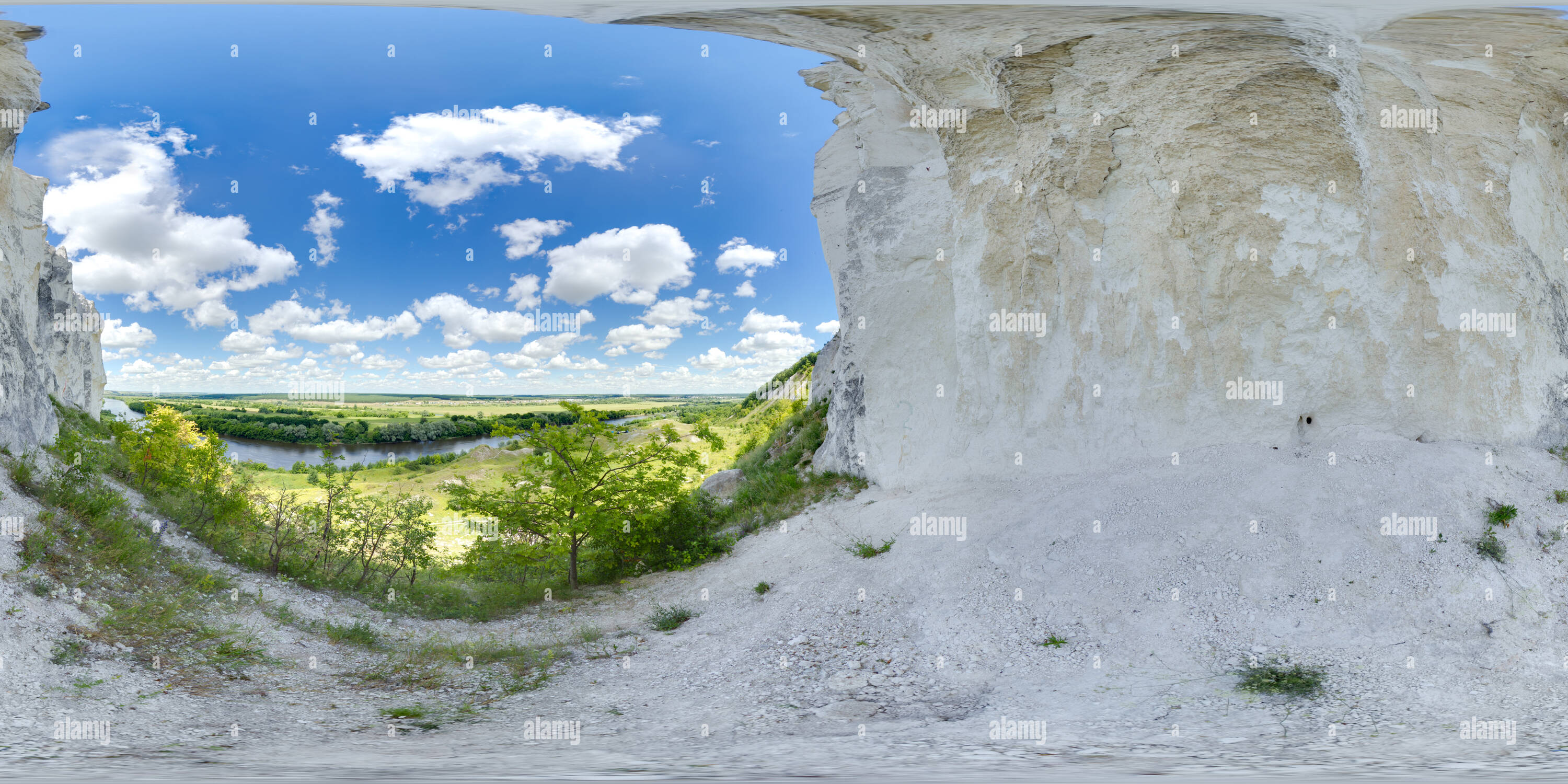 Visualizzazione panoramica a 360 gradi di Chalk mountain a Don river