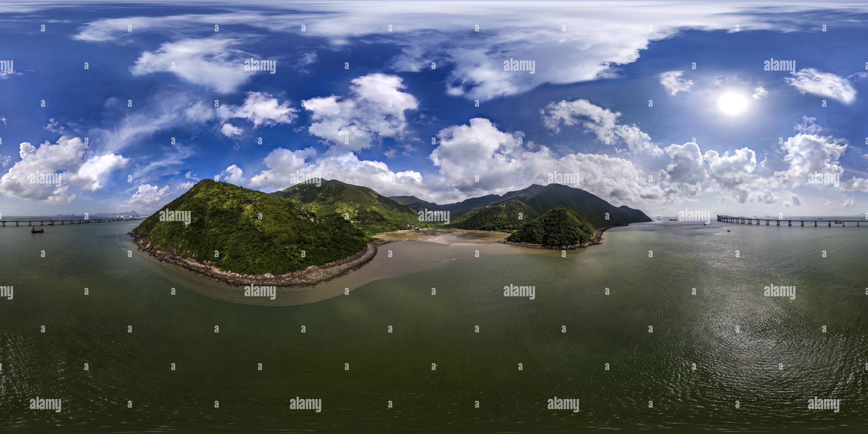 Visualizzazione panoramica a 360 gradi di Sham Wat Bay(大嶼山深屈灣), l'Isola di Lantau, HK.