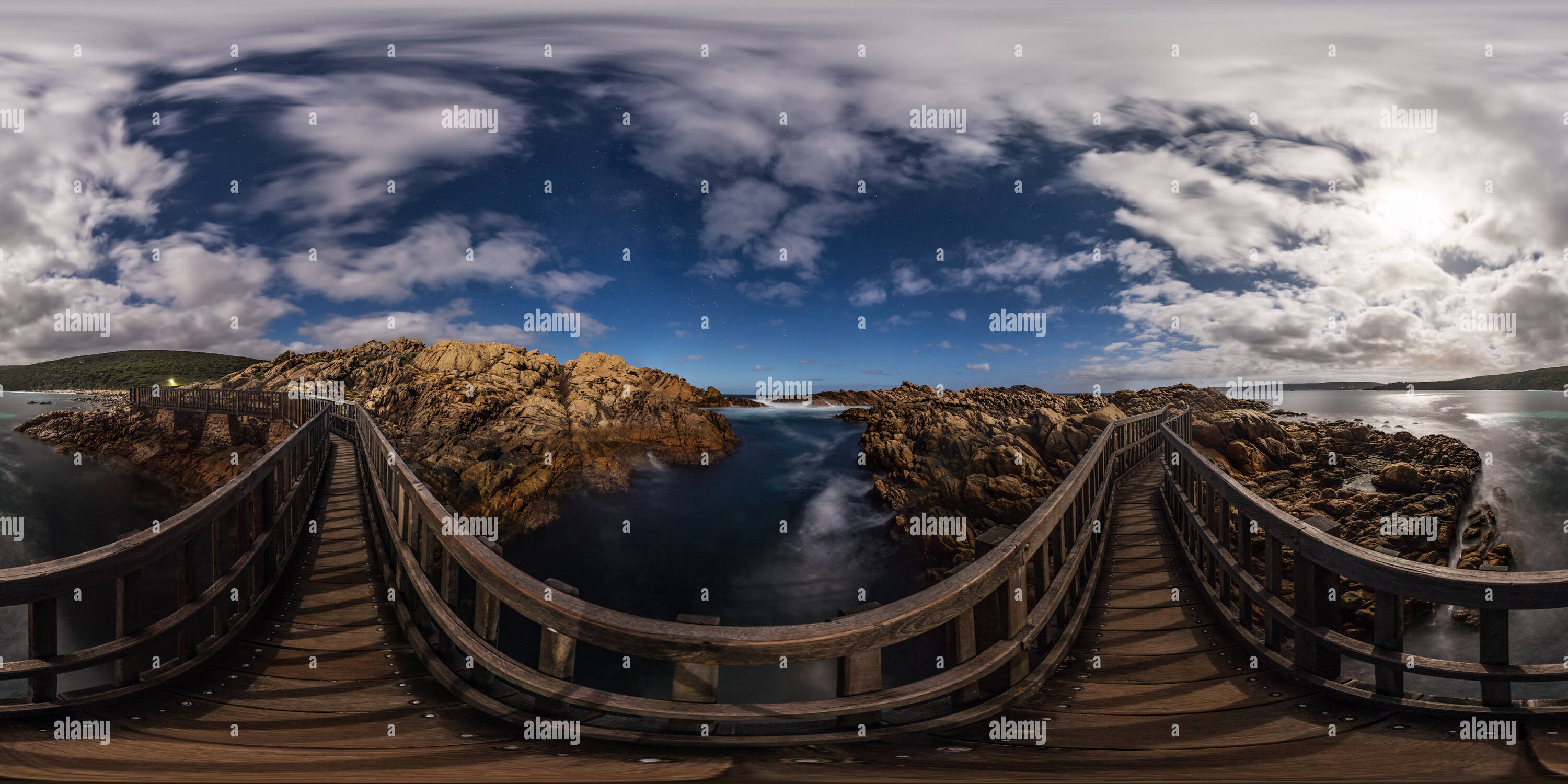 Visualizzazione panoramica a 360 gradi di Canal rocce luna piena