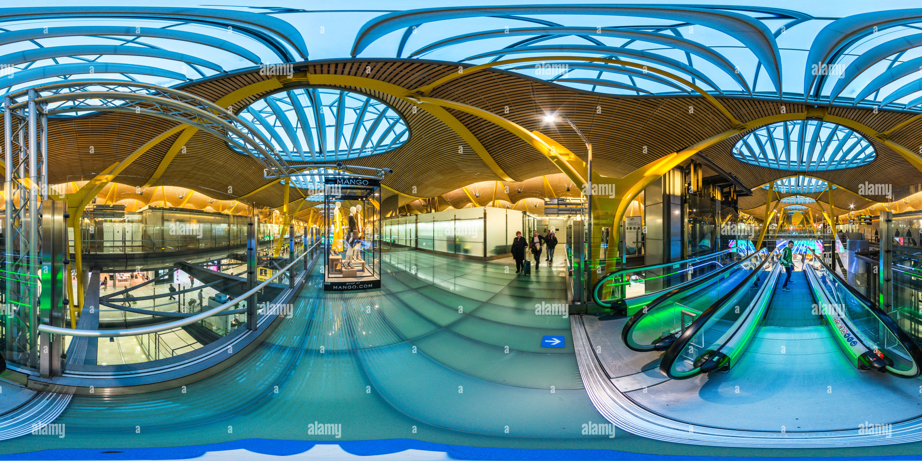Visualizzazione panoramica a 360 gradi di Adolfo SUAREZ Madrid-Barajas Aeroporti, Madrid, 2015.