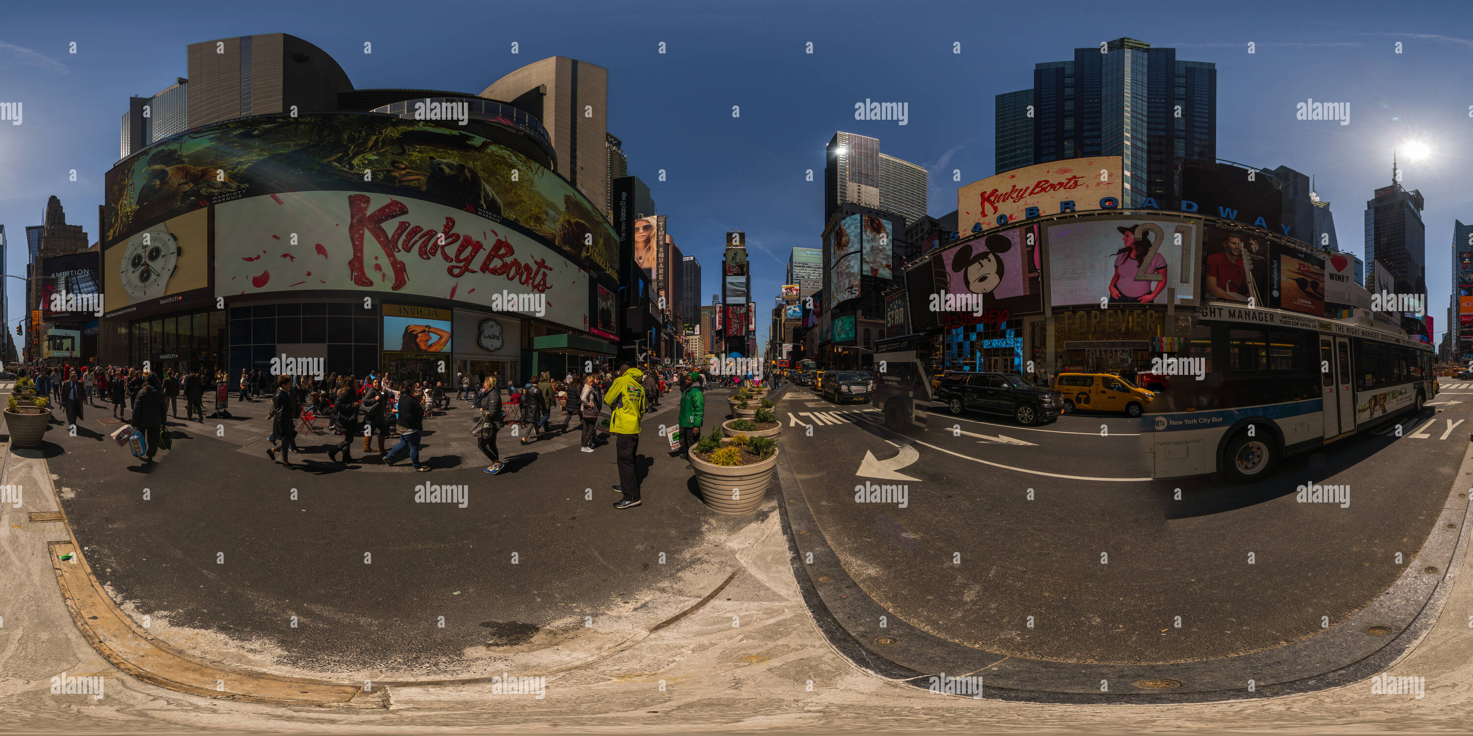 Visualizzazione panoramica a 360 gradi di Times Square, NY